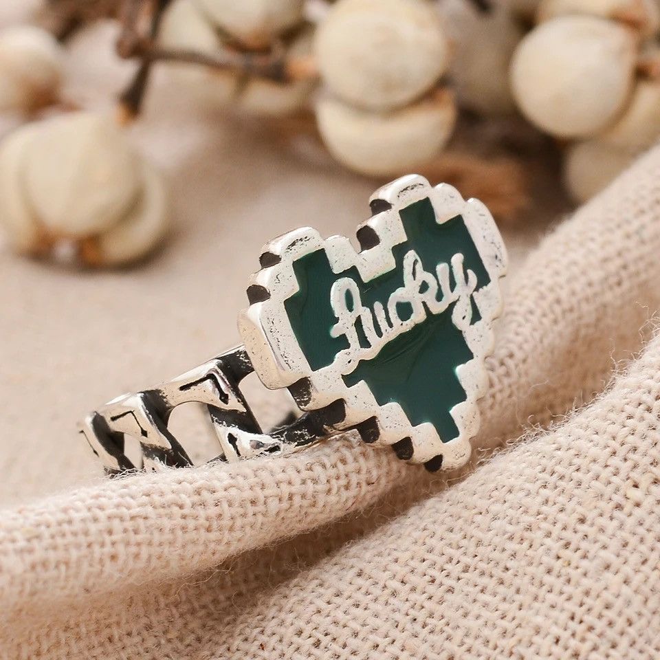 Jewelry × Vintage Romantic Mosaic Green Love Heart Lucky Letter Resin Ring Size ONE SIZE - 4 Thumbnail