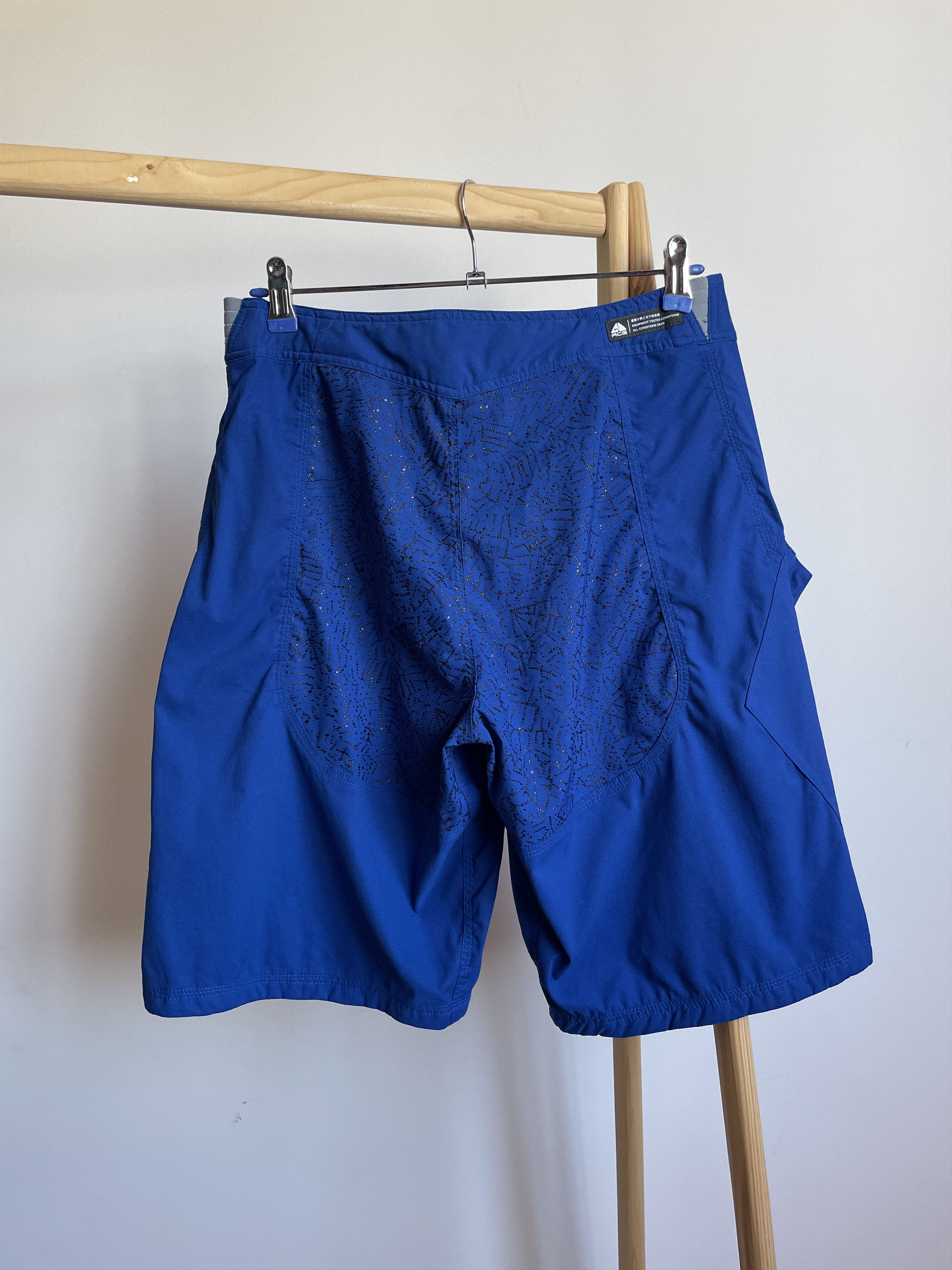 Nike ACG Nike ACG Vintage Y2K Board Shorts Size 32 Size US 32 / EU 48 - 2 Thumbnail