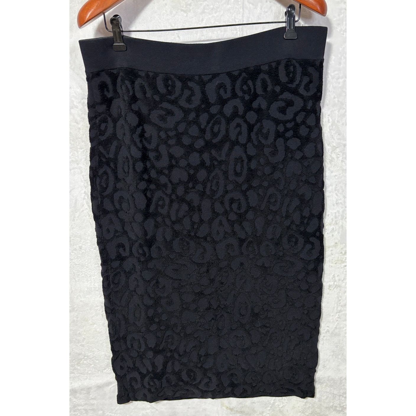Burberry BURBERRY London Women's Black Bodycon Sweater Skirt | XL Size 38" / US 16 / IT 52 - 2 Thumbnail