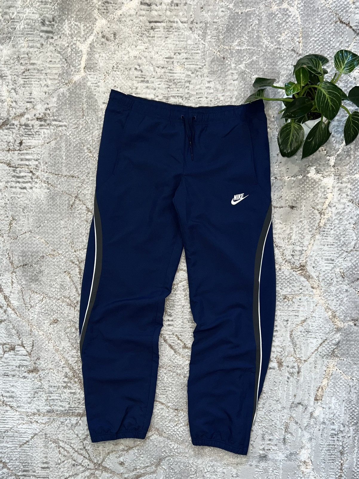 Nike × Vintage NIKE 00S VINTAGE 🦍 NYLON SWEATPANTS Y2K JOGGERS Size US 34 / EU 50 - 1 Thumbnail