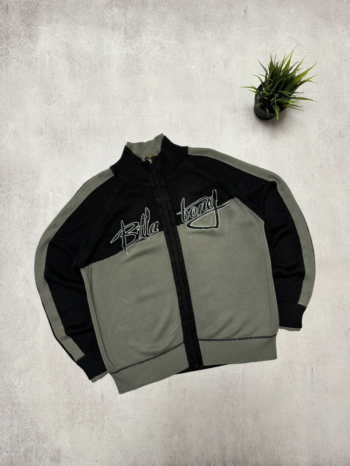 Billabong Vintage Billabong Sweater Knit Big Logo Zip Jacket Baggy 90s Size US M / EU 48-50 / 2 - 1 Thumbnail