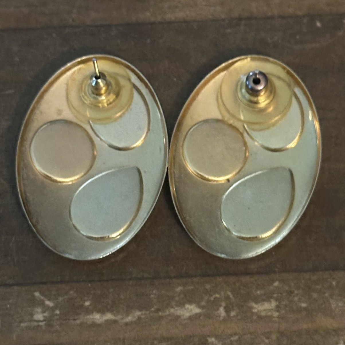 Vintage Vintage gold tone oval paint swirl post earrings Size ONE SIZE - 3 Thumbnail