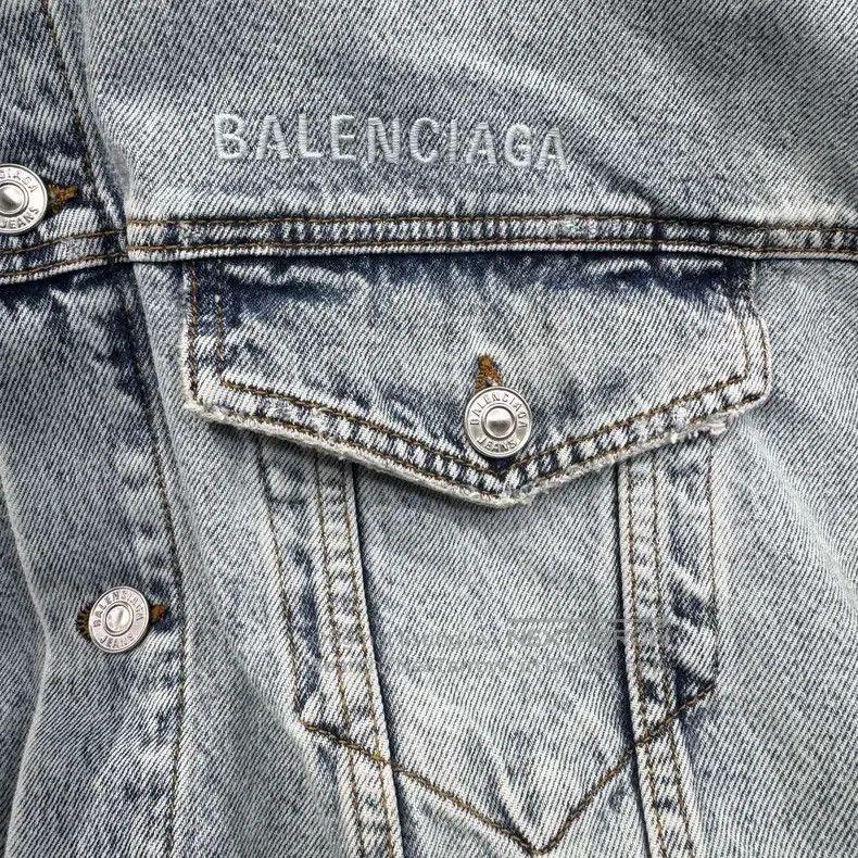 Balenciaga Balenciaga Twisted Folded Washed Denim Jacket Size US M / EU 48-50 / 2 - 3 Thumbnail