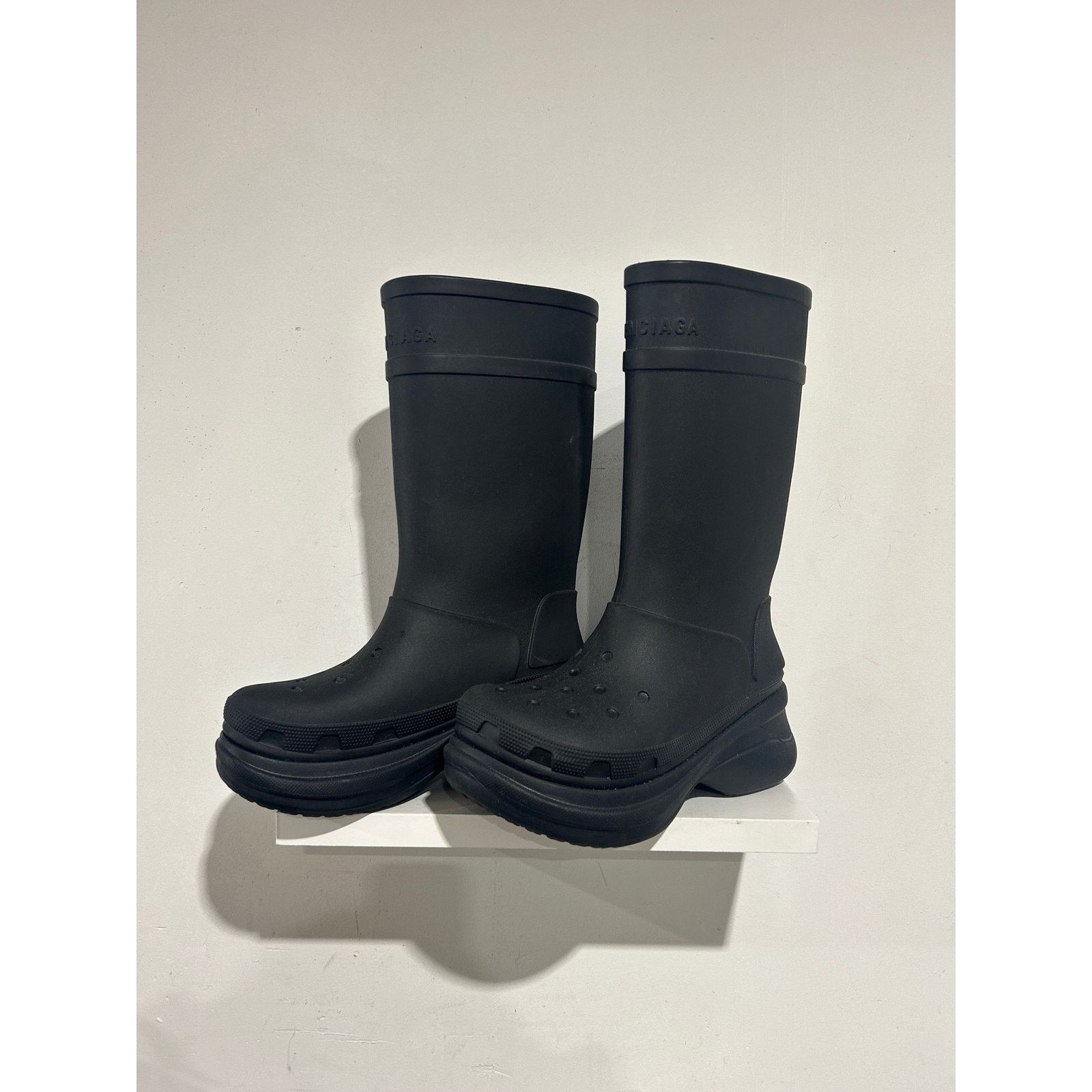 Balenciaga BALENCIAGA CROCS BOOT BLACK SIZE 44 (US 11) PREOWNED Size US 11 / EU 44 - 1 Thumbnail