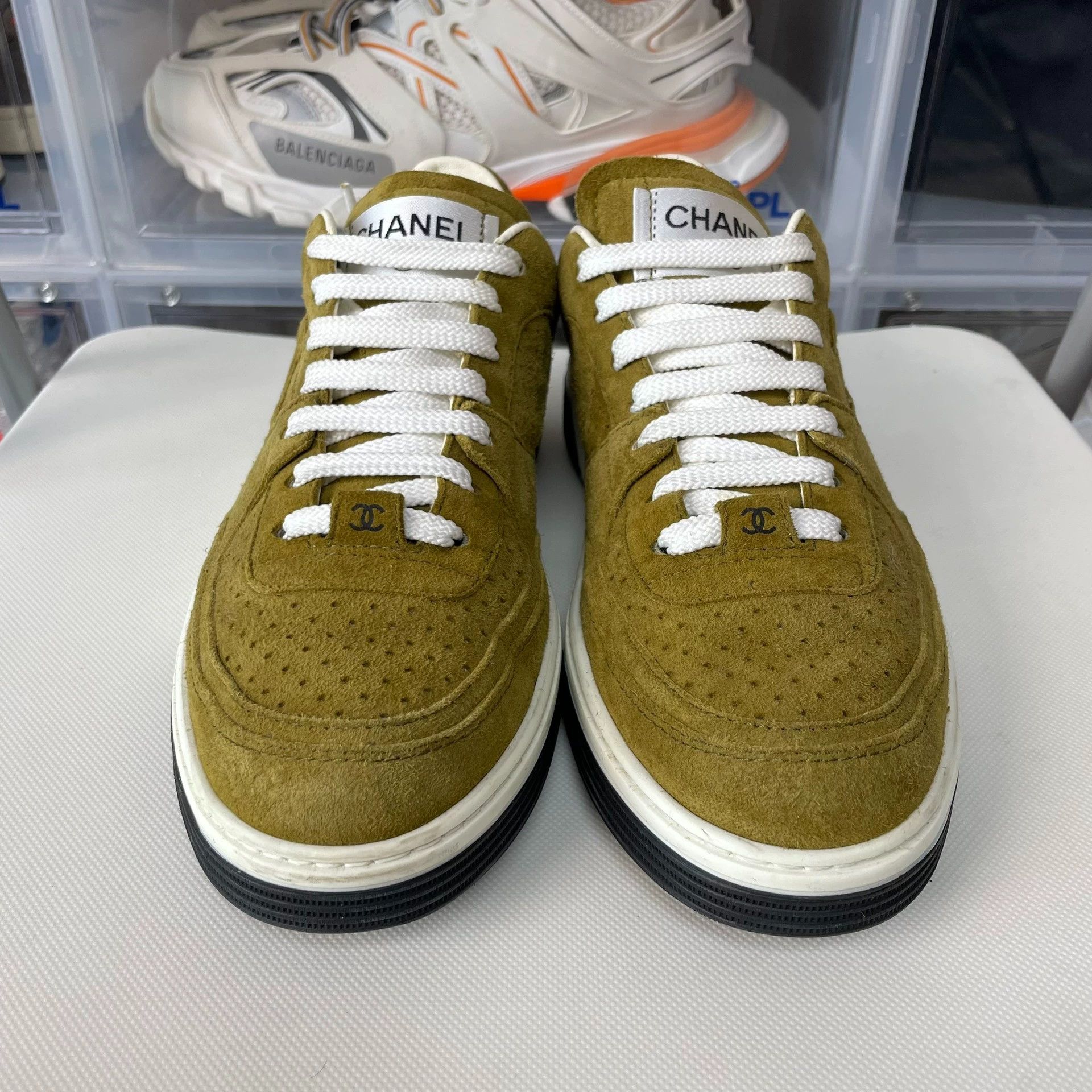 Chanel CHANEL Women's Low Top Sneaker Dark Green 38 Size US 7.5 / IT 37.5 - 2 Thumbnail