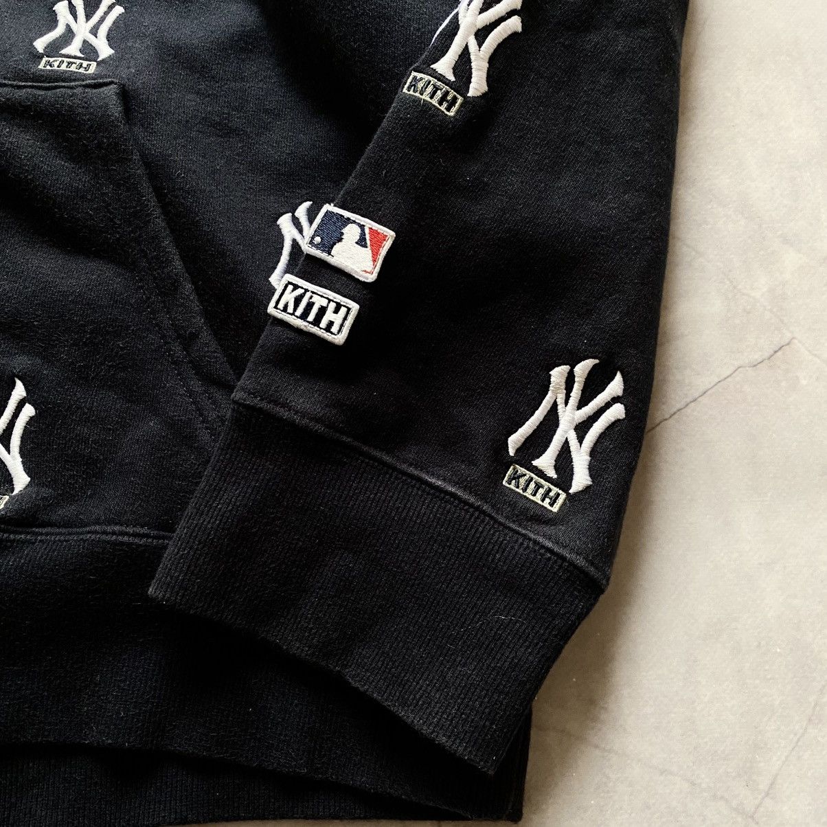 Kith Kith x MLB New York Yankees Monogram Faded Navy Hoodie Size US XL / EU 56 / 4 - 4 Thumbnail
