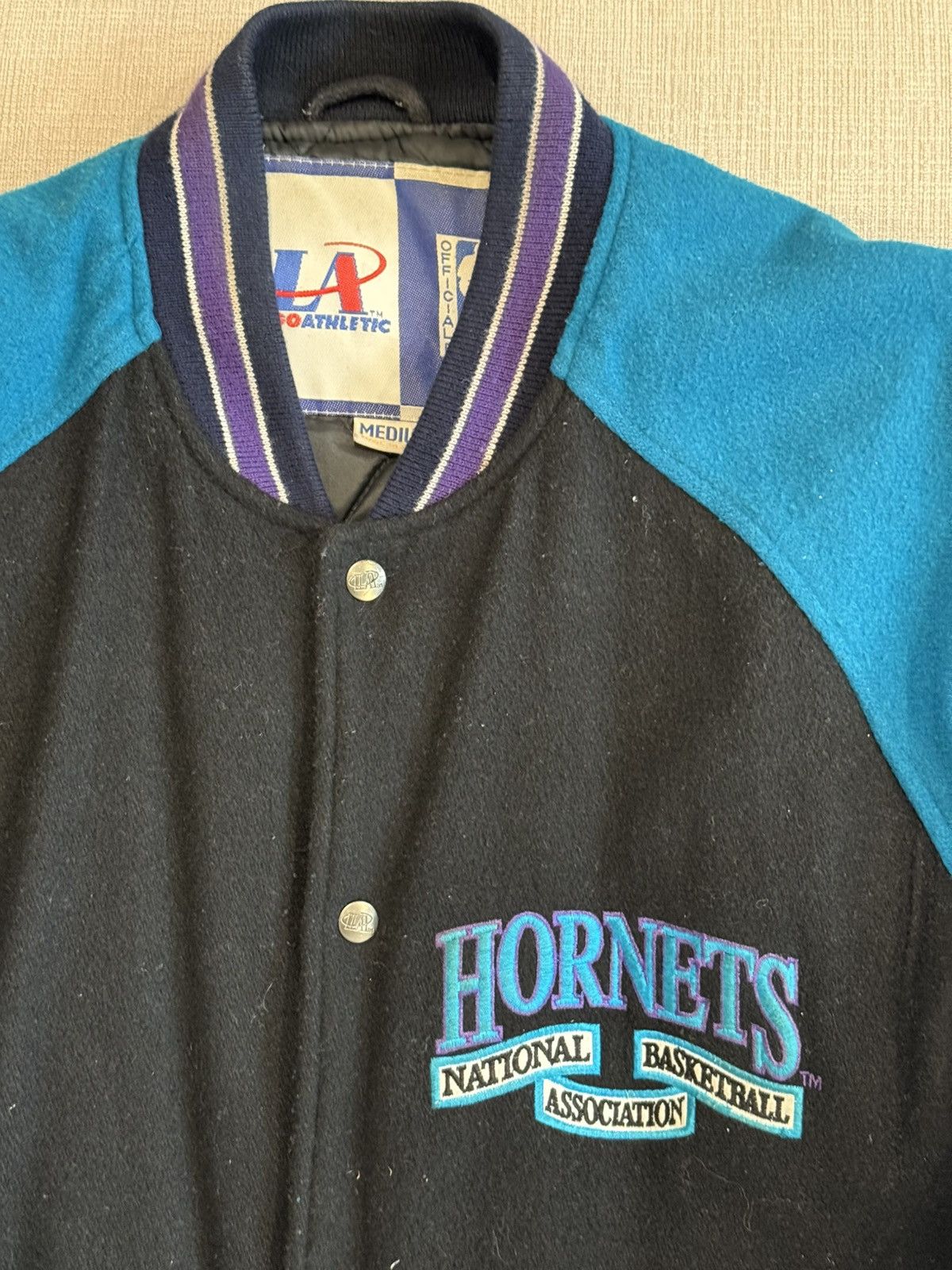 Logo Athletic Crazy Official NBA Vintage Charlotte Hornets Bomber Size US M / EU 48-50 / 2 - 3 Thumbnail