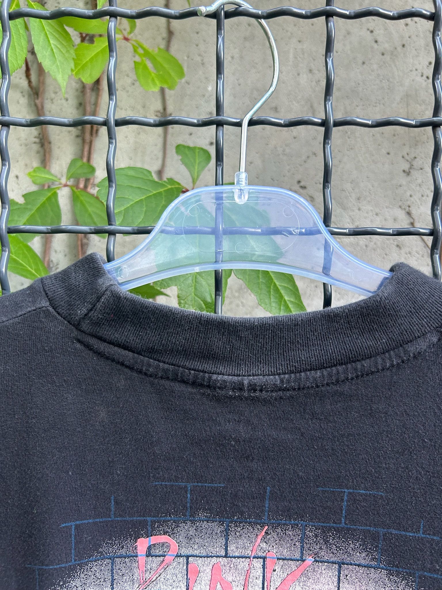 Band Tees × Vintage Vintage 1982 Pink Floyd The Wall Rock Band T-shirt Size US L / EU 52-54 / 3 - 13 Thumbnail