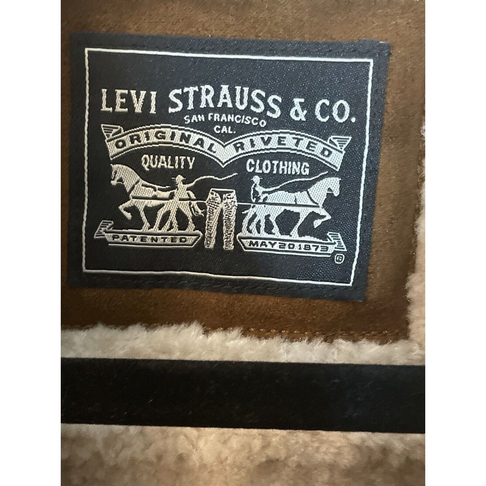 Levi's Levi's suede bomber jacket. Woman’s Size Small. Size S / US 4 / IT 40 - 4 Thumbnail