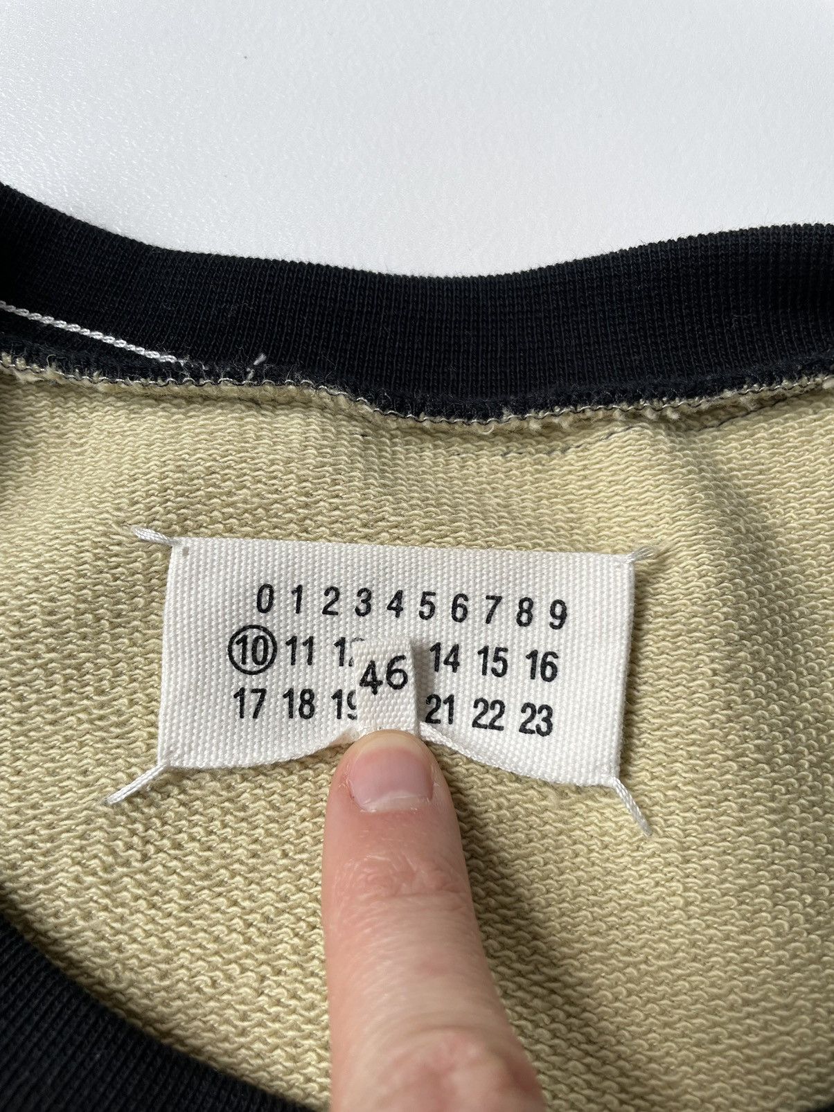 Maison Margiela A/W 17 ‘Reworked’ Oversized Sweatshirt Size US S / EU 44-46 / 1 - 6 Thumbnail