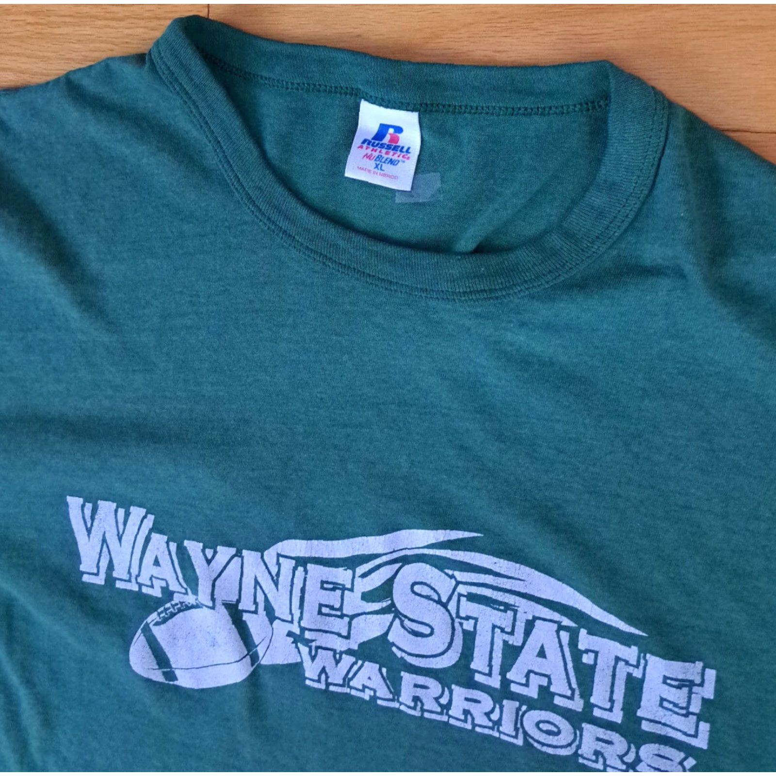 Vintage VINTAGE Wayne State Warriors Football Printed X-Large T-Shirt Russell Shirt Men XL Green 90s Warrior X-Large Mens Size US XL / EU 56 / 4 - 3 Thumbnail