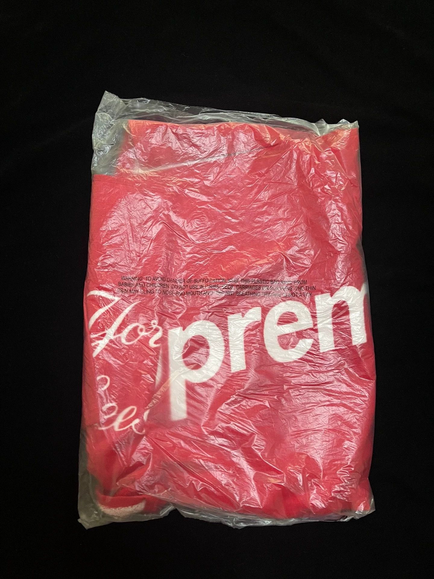 Supreme Supreme 47 Yankees Red Towel Unopened Rare Size ONE SIZE - 1 Thumbnail