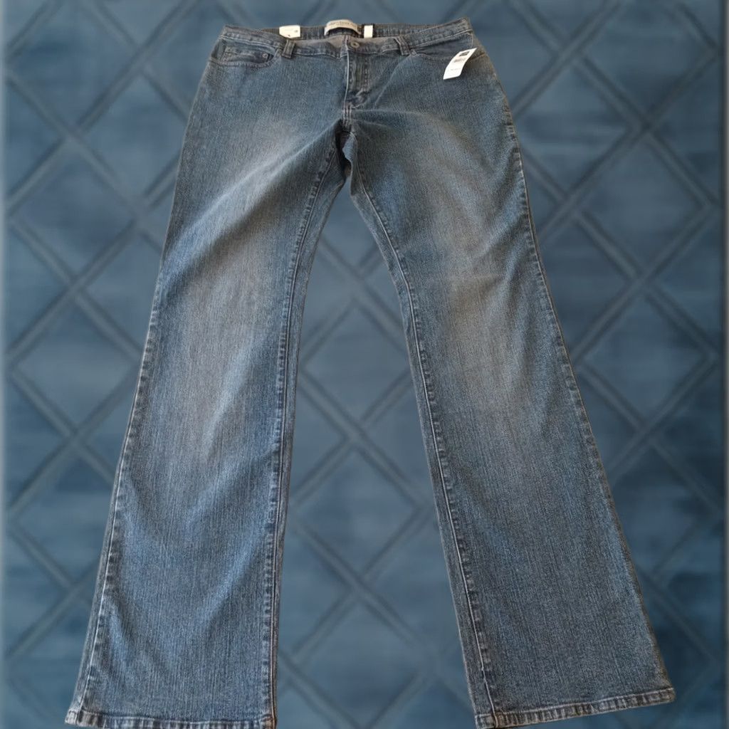 Gap Gap Jeans Bootcut Womens Size 16 Long 36x36 Medium Wash Blue Cotton Blend Denim Mid Rise 5-Pocket Stretch Regular Size 25" / US 0 / IT 36 - 1 Thumbnail