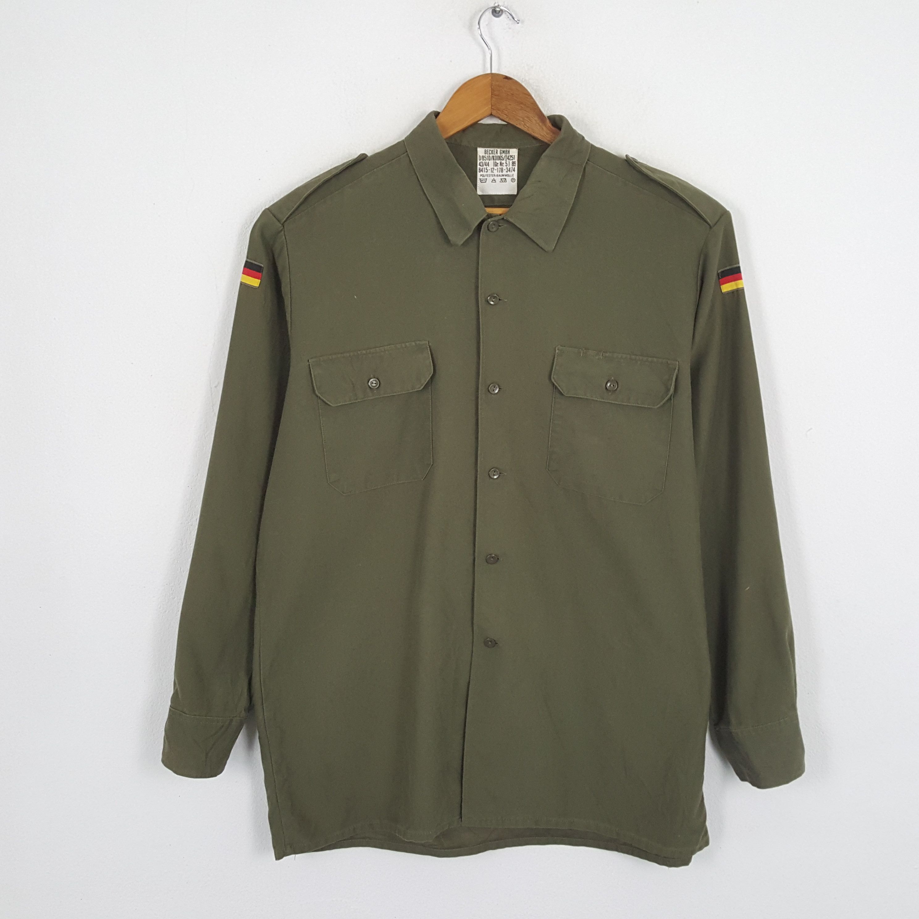 Vintage Vintage GERMANY Military Custom Style Brand Shirts Size US L / EU 52-54 / 3 - 3 Thumbnail