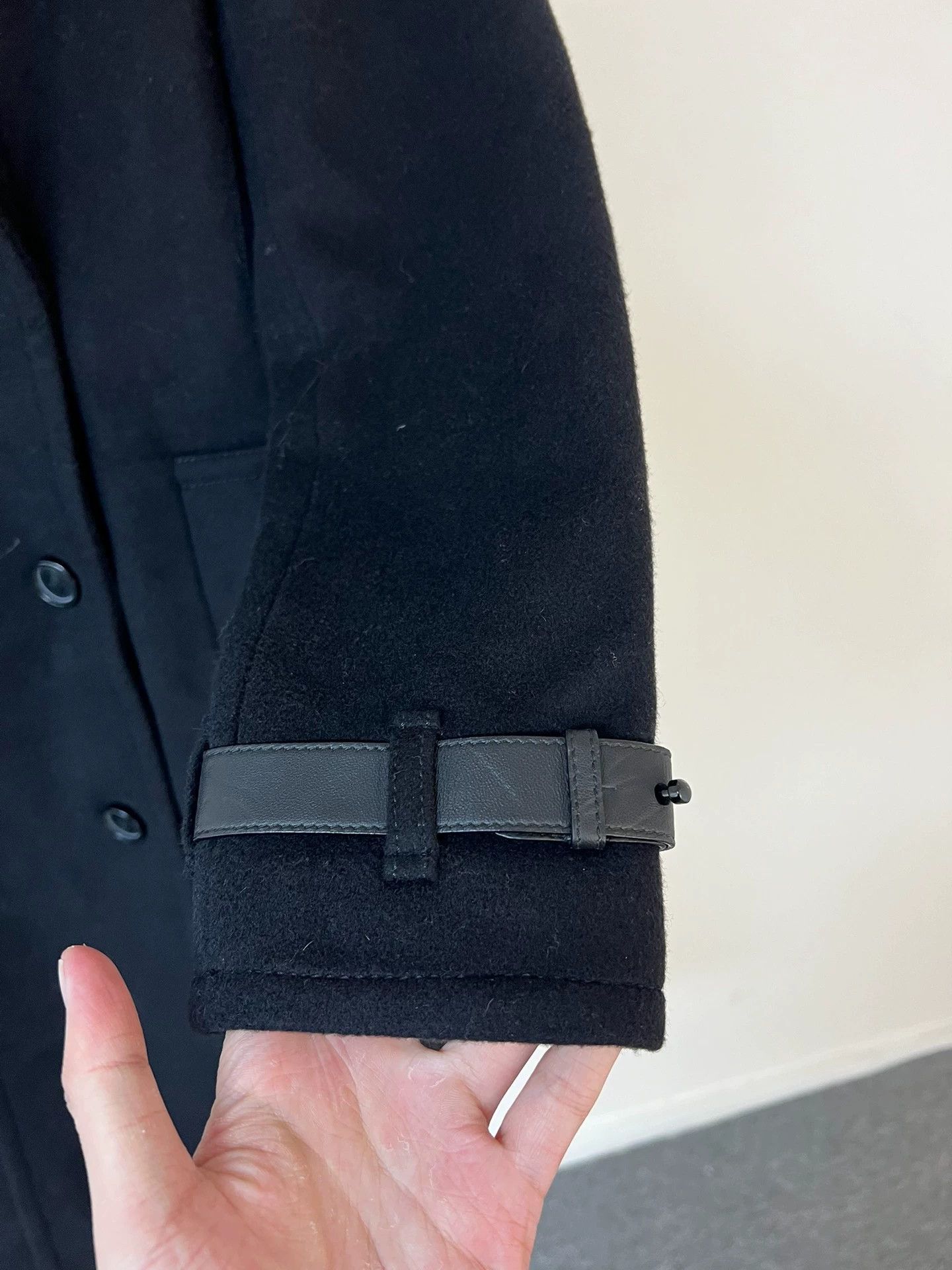Burberry Burberry Court Leather-Button Padded Collar Wool Coat Size S / US 4 / IT 40 - 6 Thumbnail