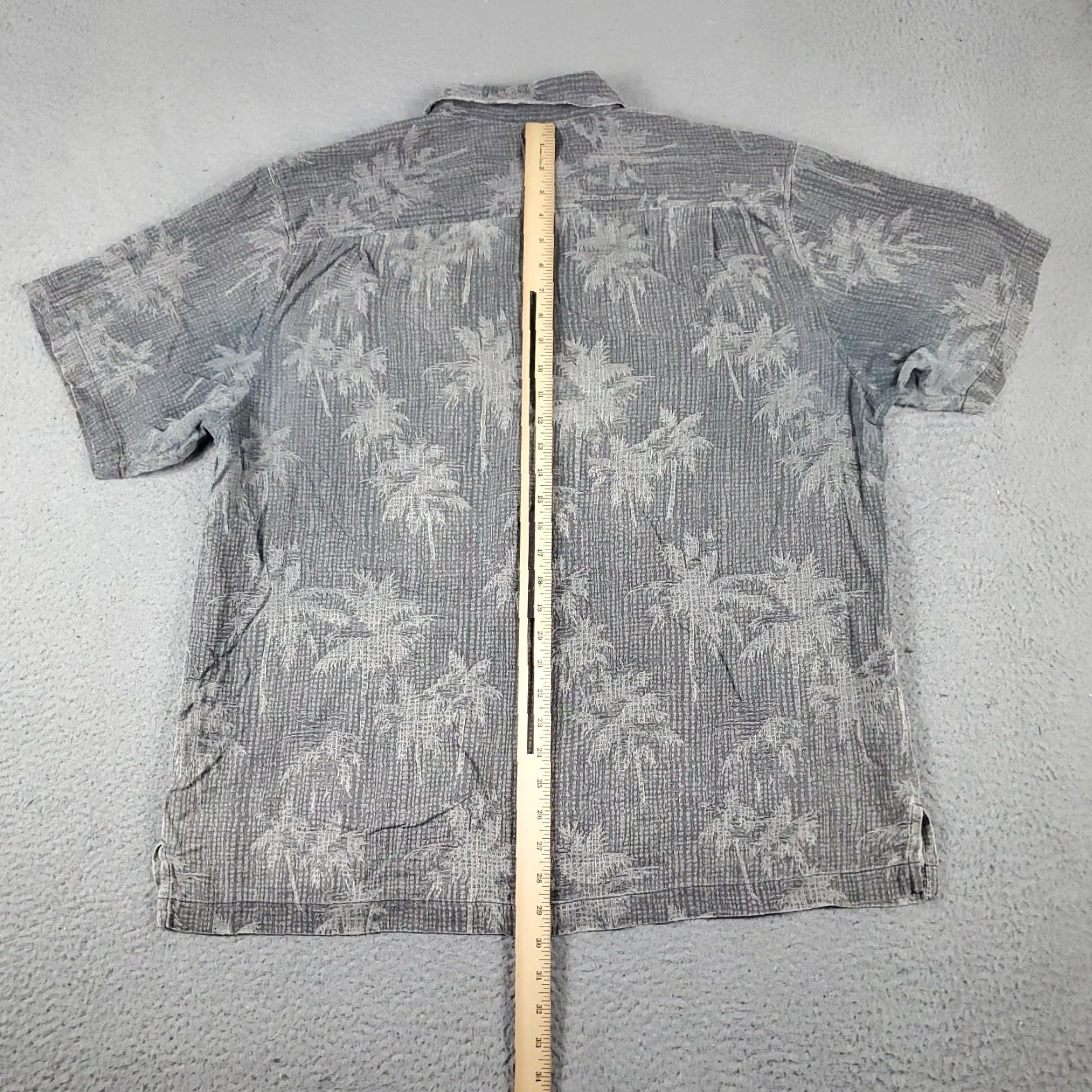 Tommy Bahama VINTAGE Tommy Bahama Shirt Mens XL Gray Aloha Camp Hawaiian Button Up Short Sleeve Silk Size US XL / EU 56 / 4 - 5 Thumbnail