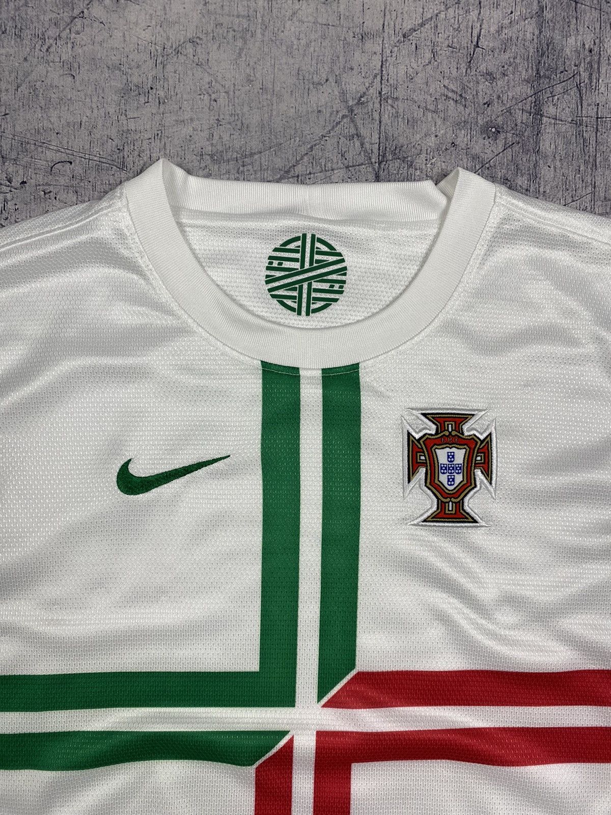 Nike Nike Portugal 2012-2013 Away Football Soccer Jersey Tee Kids Size US S / EU 44-46 / 1 - 7 Thumbnail