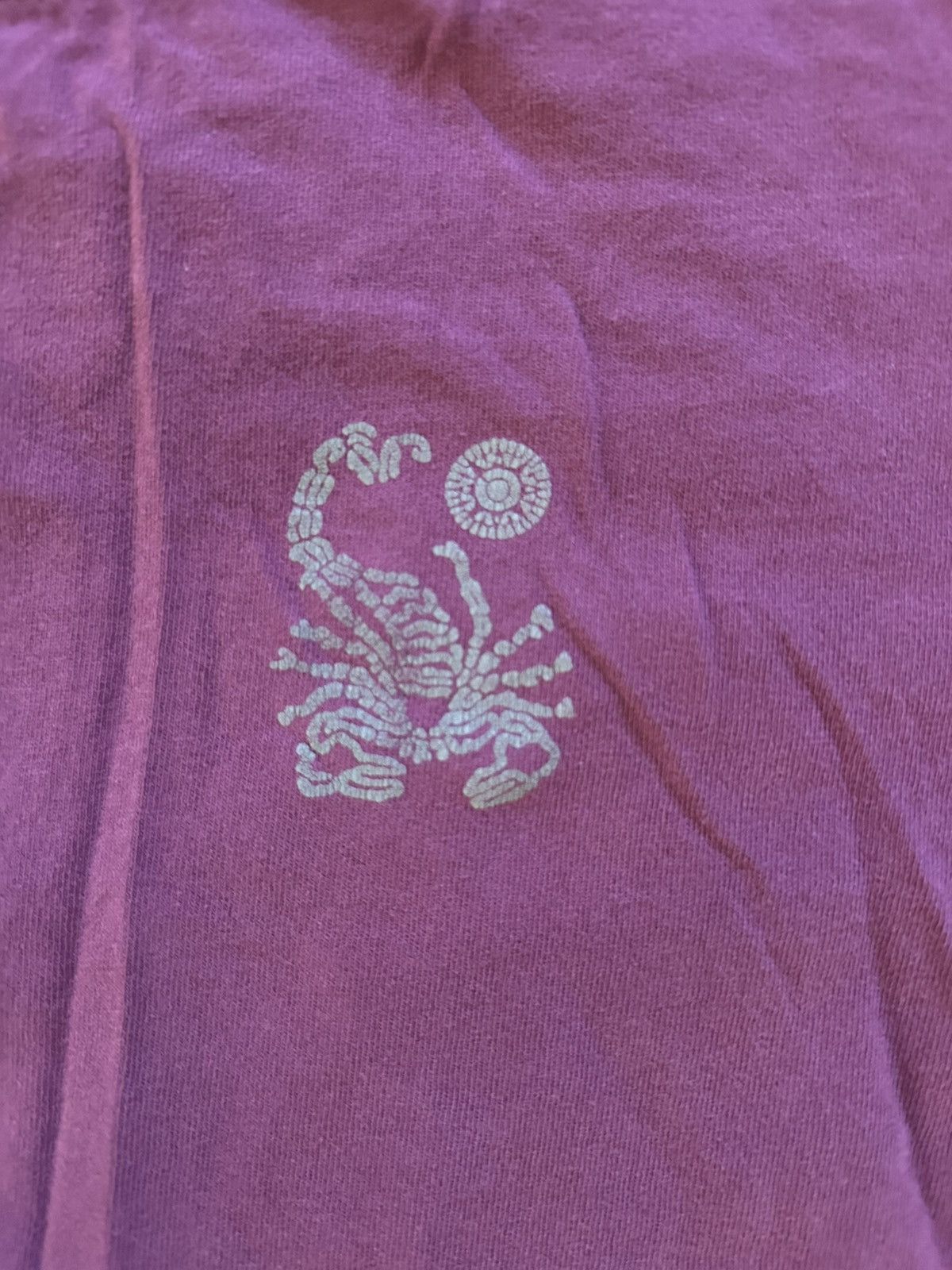 Vintage Vintage 90s Surf Scorpion Bay maroon tshirt distressed L y2k Size US L / EU 52-54 / 3 - 5 Thumbnail