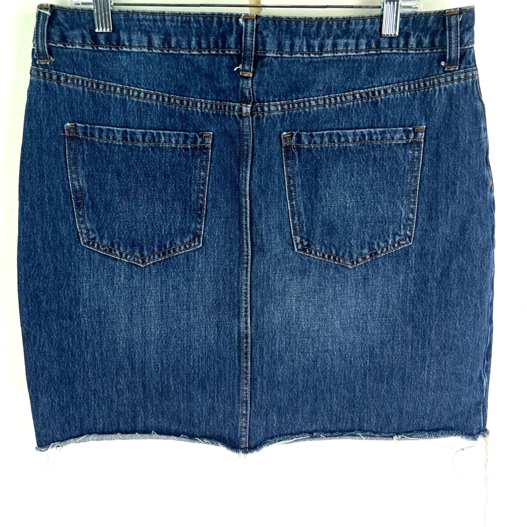 Vintage VINTAGE Time And Tru Denim Mini Skirt Women 12 Blue Pockets 90s City Cowboy Midi Rise Mid Wear Zip Buttons Fringe Size 34" / US 12 / IT 48 - 4 Thumbnail