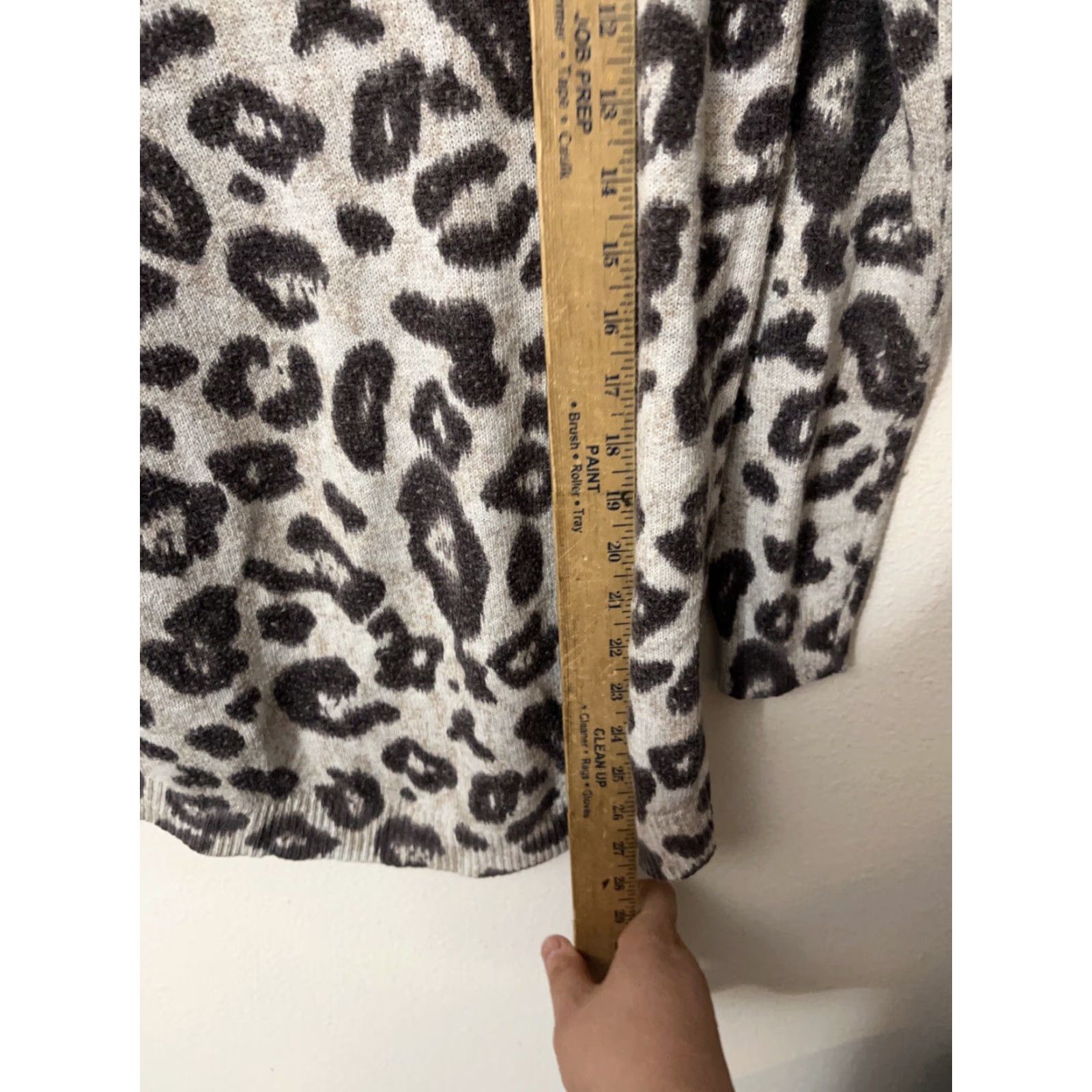 H&M H&M Women's Cardigan Open Front Cheetah Print Multicolor Small S Gray/Black Animal Print Cardigan Womens Small Open Front - 90s/90s Inspired? Size S / US 4 / IT 40 - 5 Thumbnail