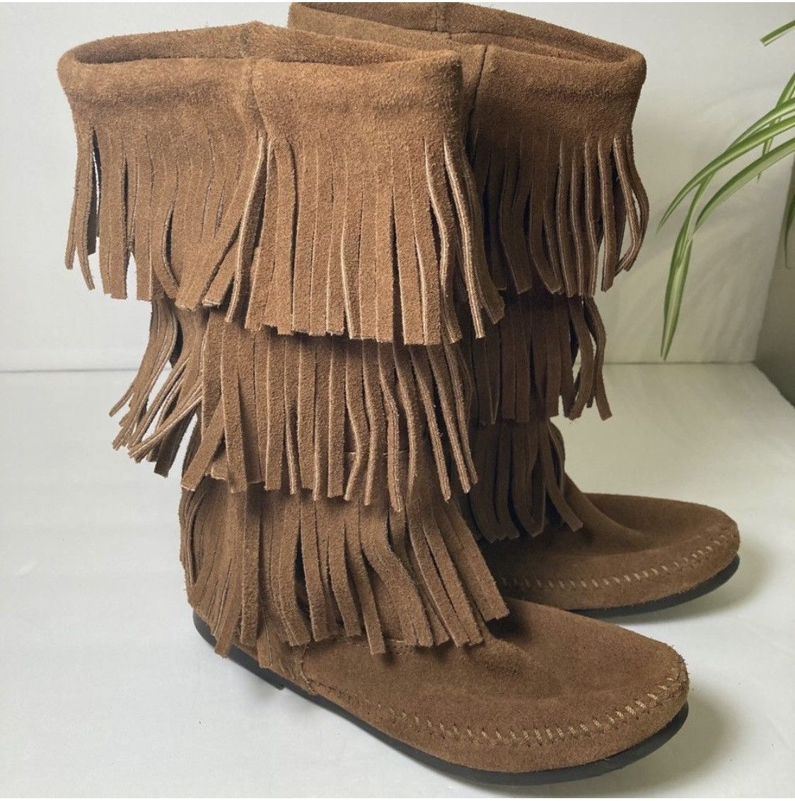 Minnetonka Minnetonka 3 Layer Fringe Boot Size US 8 / IT 38 - 1 Thumbnail