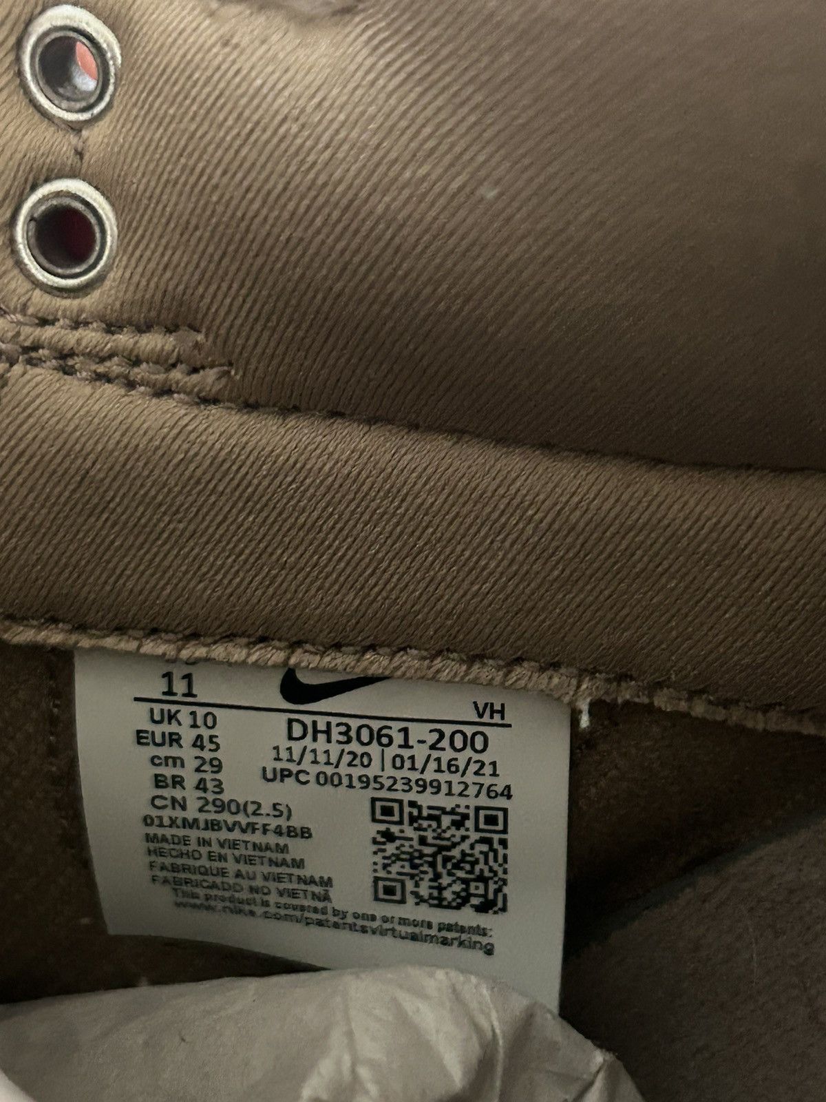 Nike Nike Dunk Low X Undefeated “Canteen” Size US 11 / EU 44 - 6 Thumbnail
