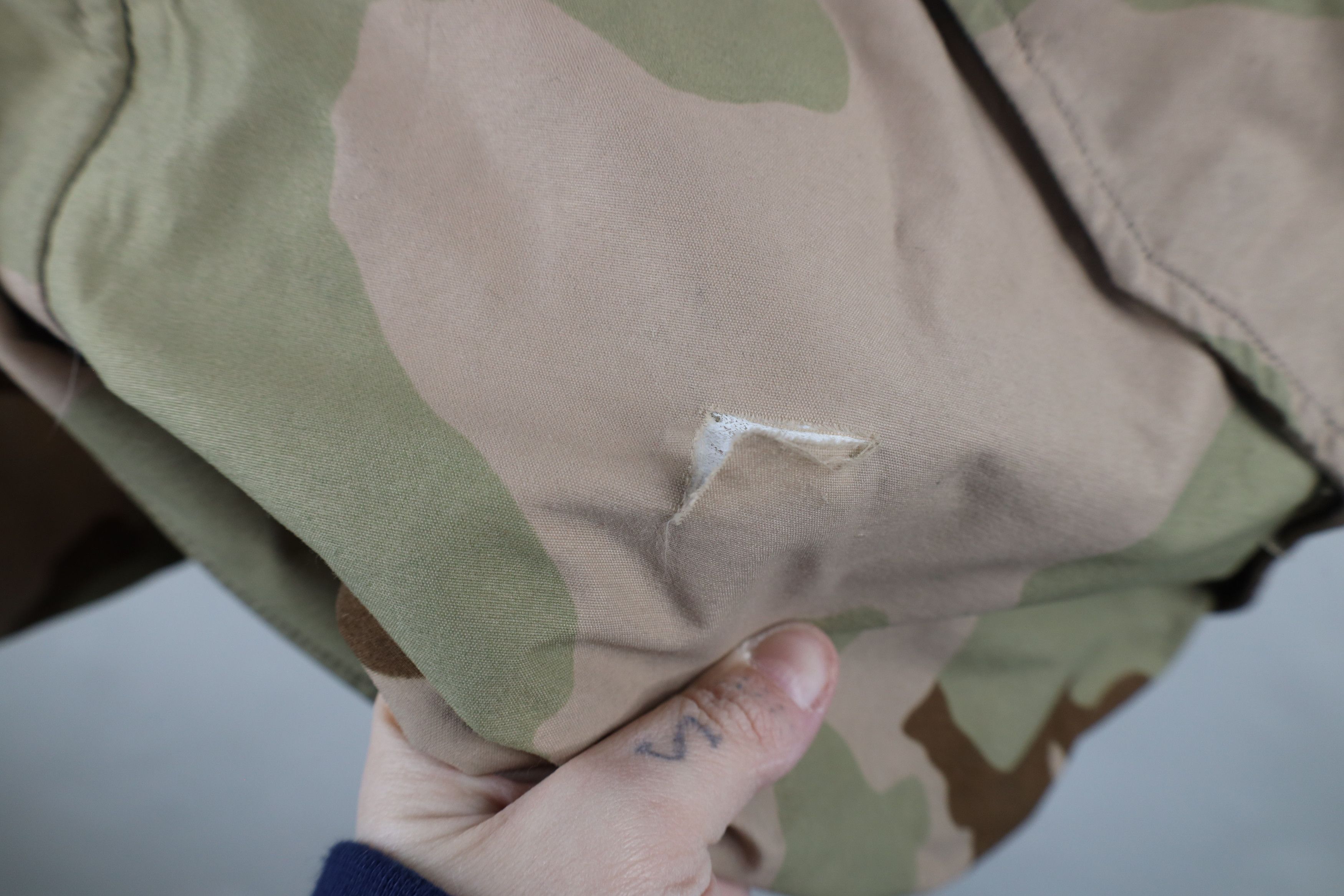 Vintage Vintage USGI Desert Camouflage Cold Weather Parka Jacket Size US L / EU 52-54 / 3 - 4 Thumbnail