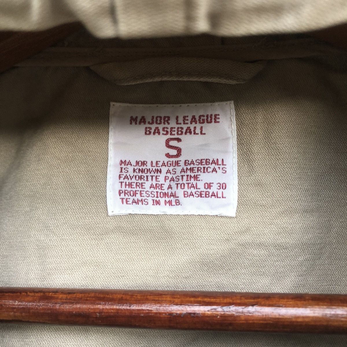 MLB × Uniqlo Boston Red Sox Zipper Hodie Jacket Size US S / EU 44-46 / 1 - 3 Thumbnail