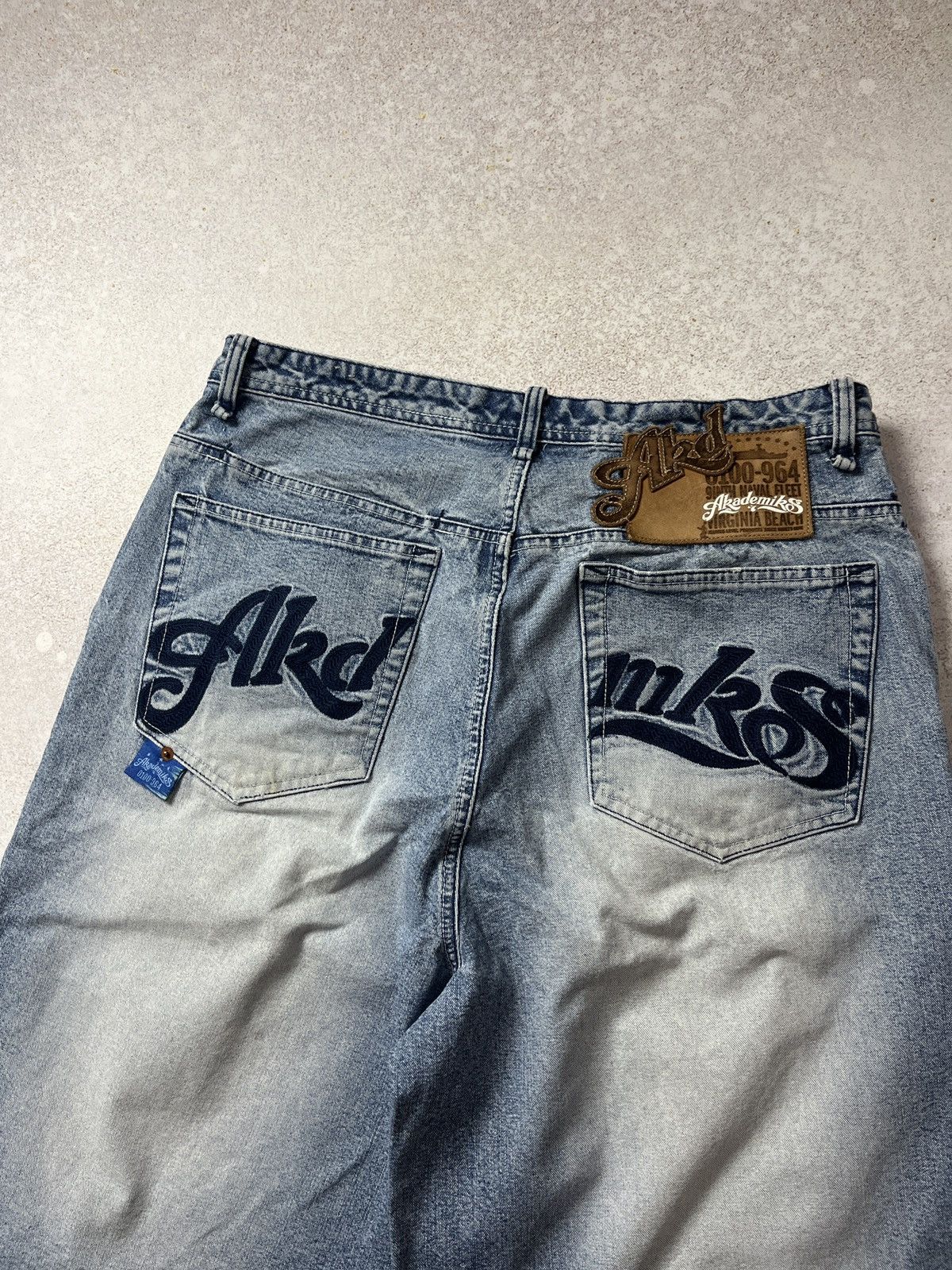 Akademiks VTG Akademiks Men’s Denim Shorts Blue Denim Hip Hop Baggy Size US 36 / EU 52 - 2 Thumbnail