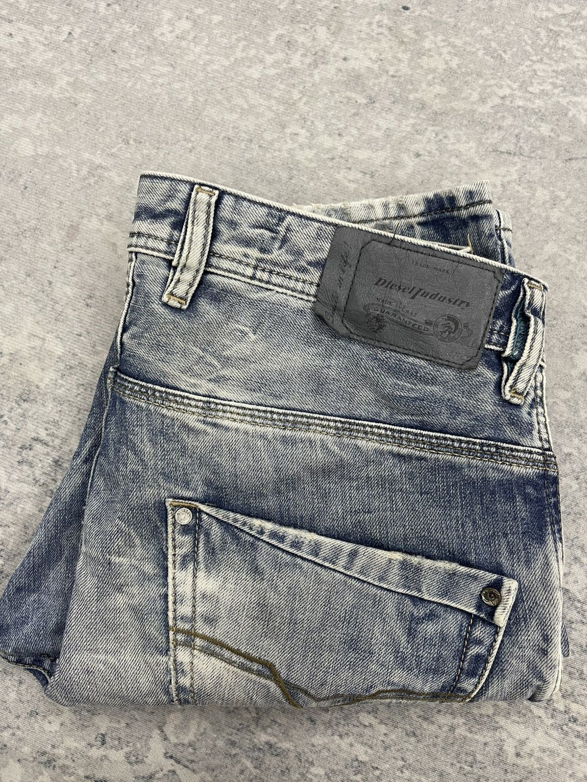 Diesel Diesel Krooley 0813Z Regular Slim-Carrot Distressed Jeans Size US 30 / EU 46 - 24 Thumbnail