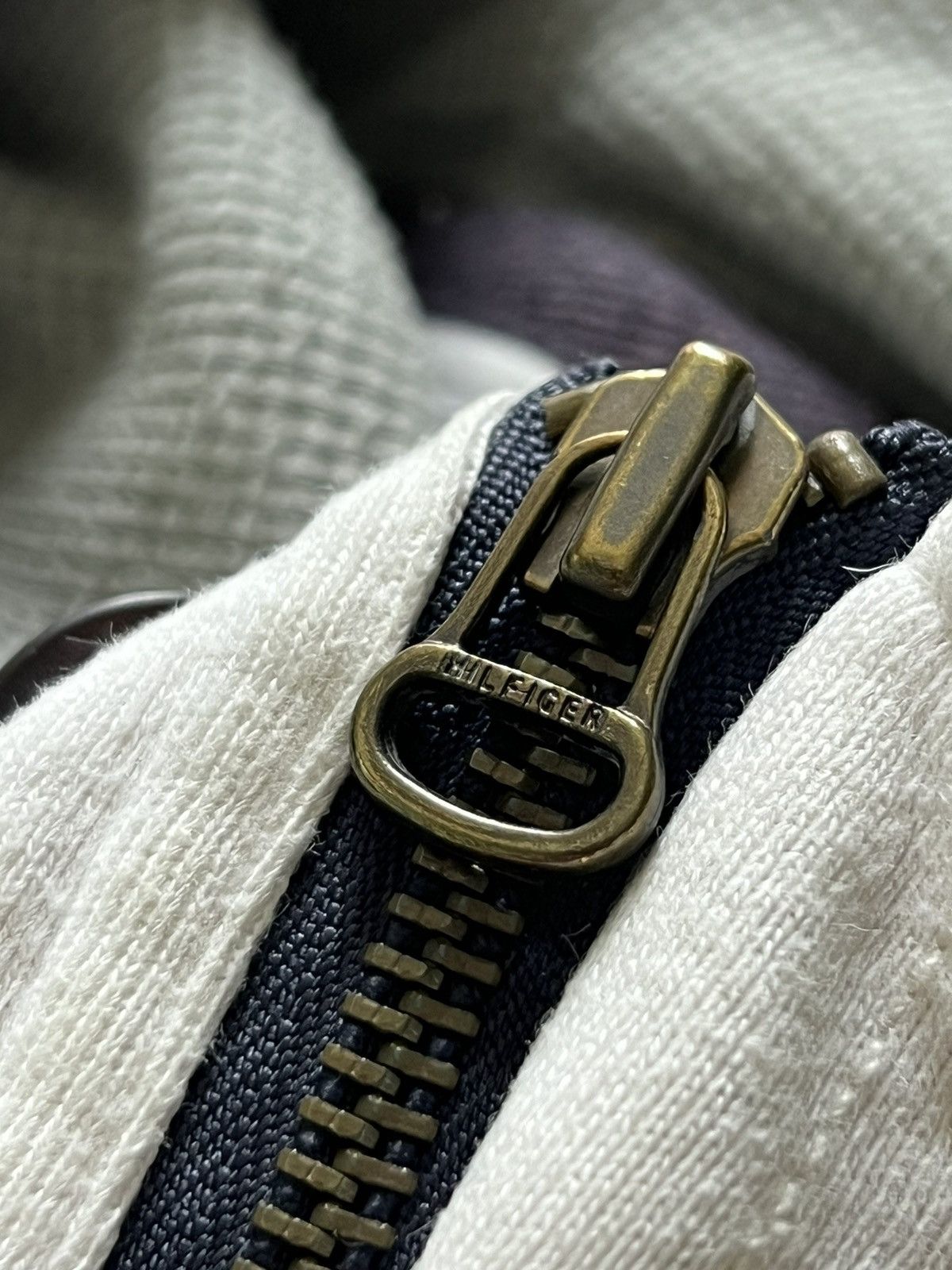 Tommy Hilfiger Vintage Tommy Hilfiger Hoodie Size US L / EU 52-54 / 3 - 6 Thumbnail