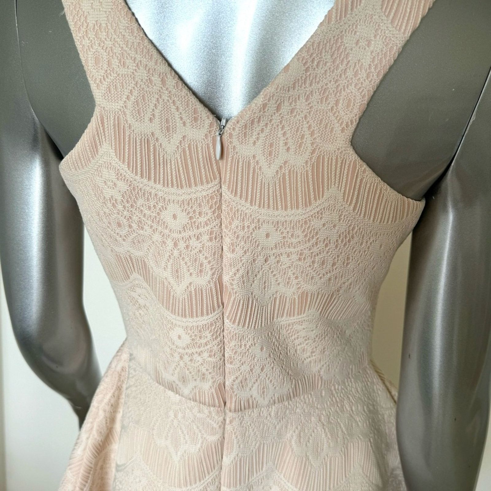 Other AQUA Dress, Size M, Lace beige Size M / US 6-8 / IT 42-44 - 4 Thumbnail