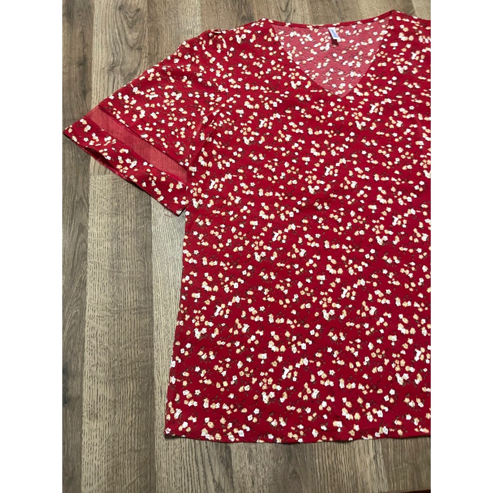 Vintage Jouica Shirt Womens XL Red White Floral V-neck T-Shirt Short Sleeve Pullover Casual Regular Size XL / US 12-14 / IT 48-50 - 3 Thumbnail