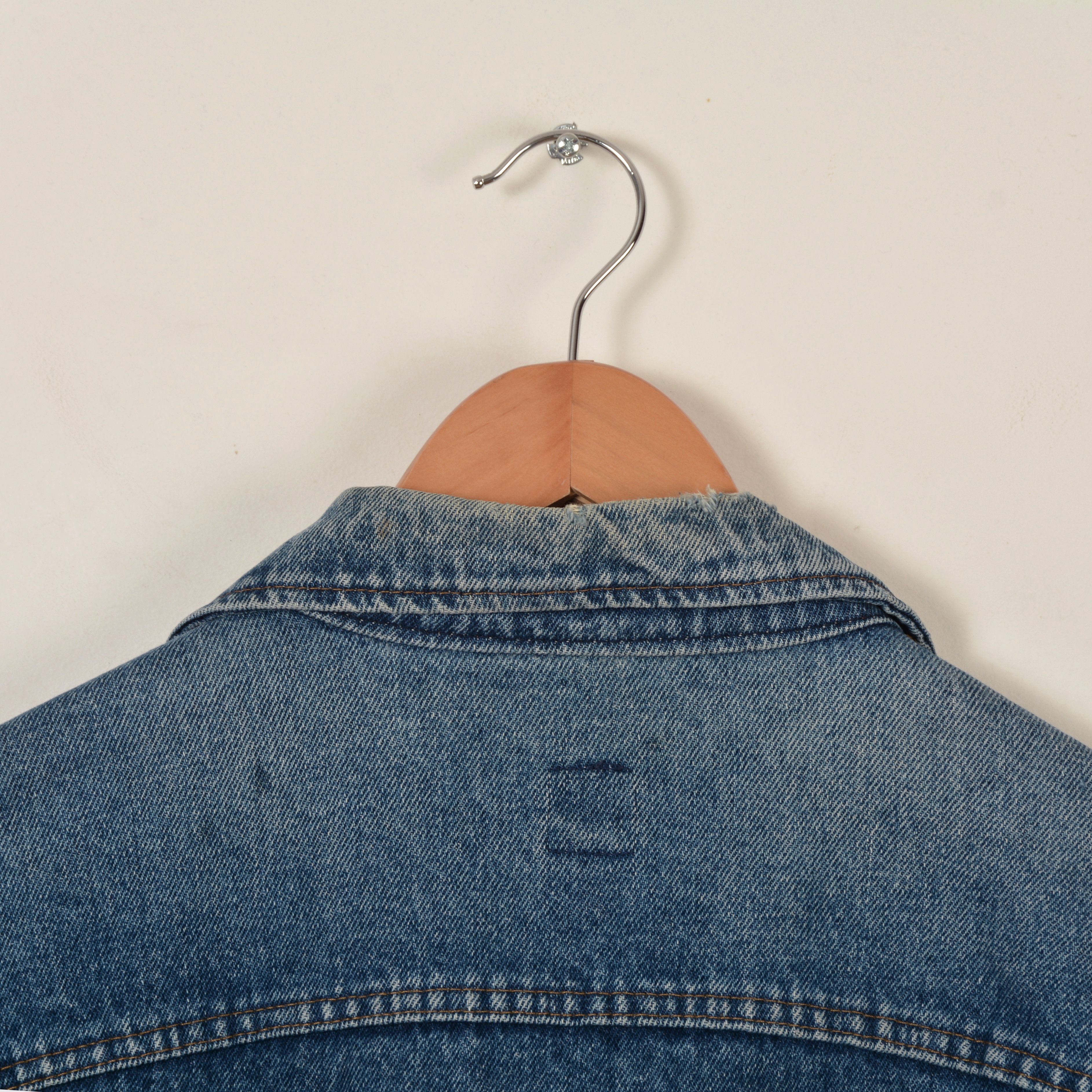 Lee Vintage denim trucker jacket by Lee Riders USA 1980 (2324) Size US L / EU 52-54 / 3 - 8 Thumbnail