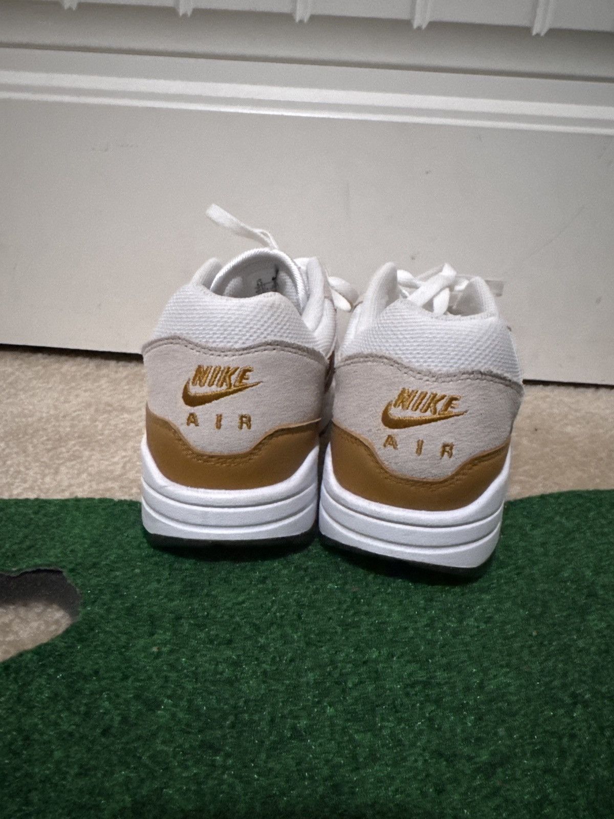 Nike Nike Airmax 1 tan Size US 8.5 / EU 41-42 - 3 Thumbnail