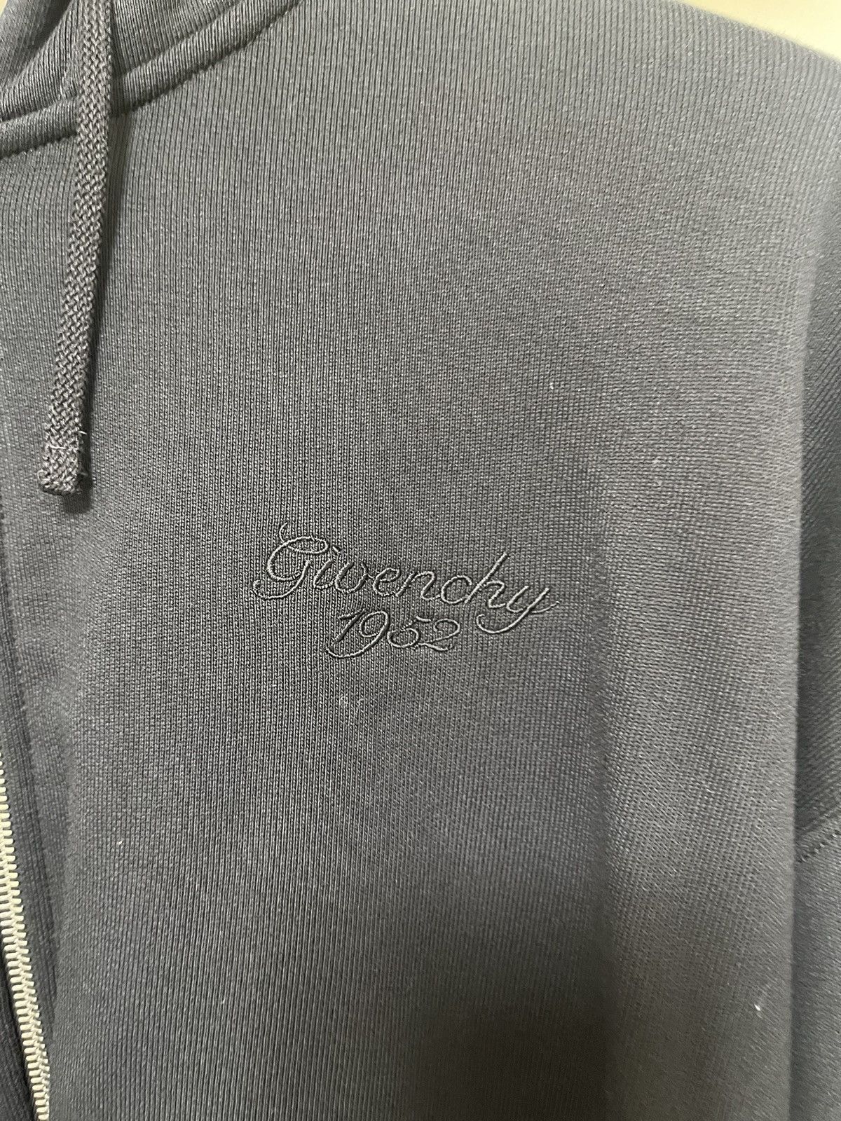 Givenchy Givenchy Sweatshirt Sz XL Size US XL / EU 56 / 4 - 2 Thumbnail