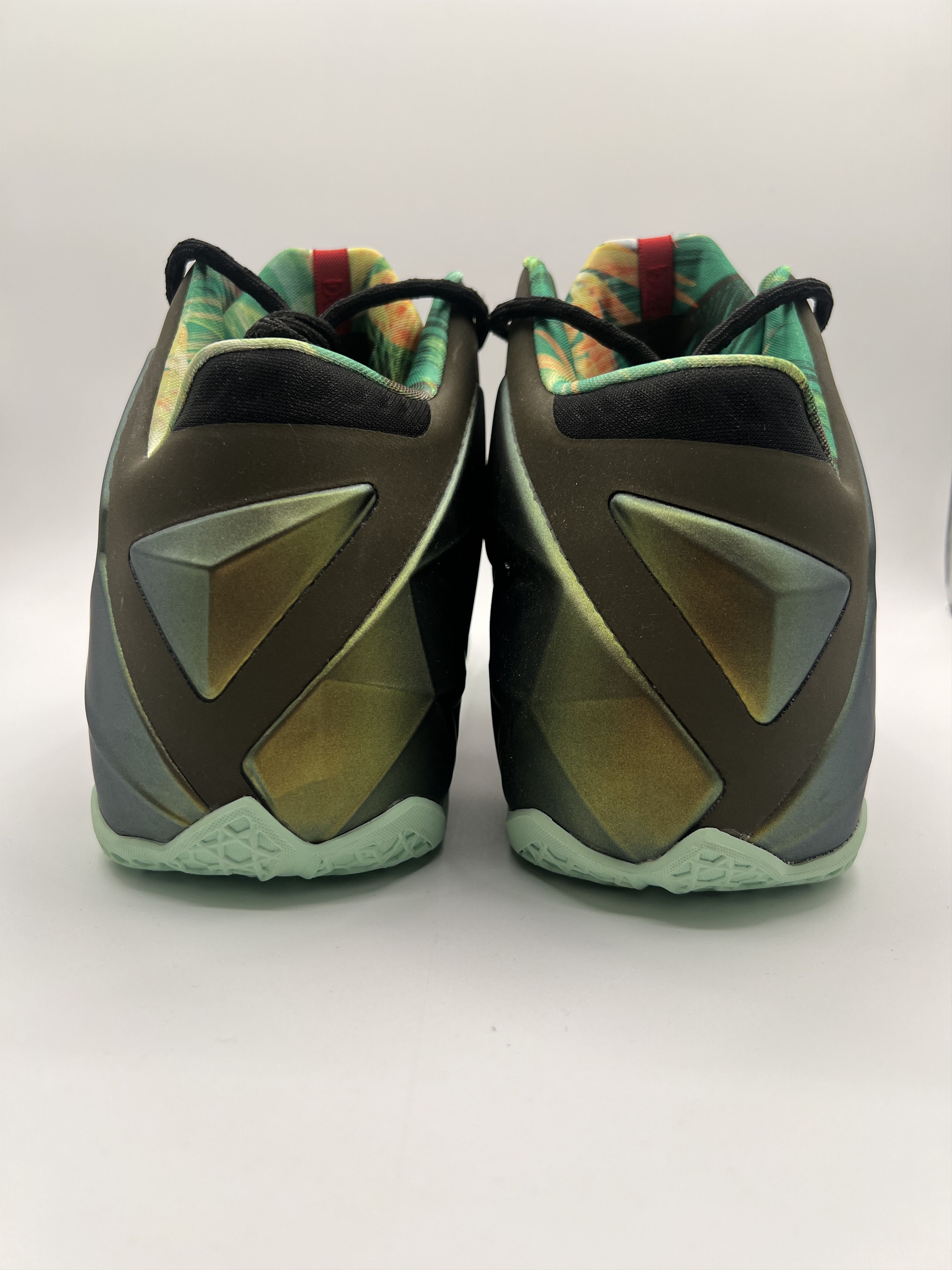 Nike Nike LeBron 11 King's Pride Size US 13 / EU 46 - 3 Thumbnail