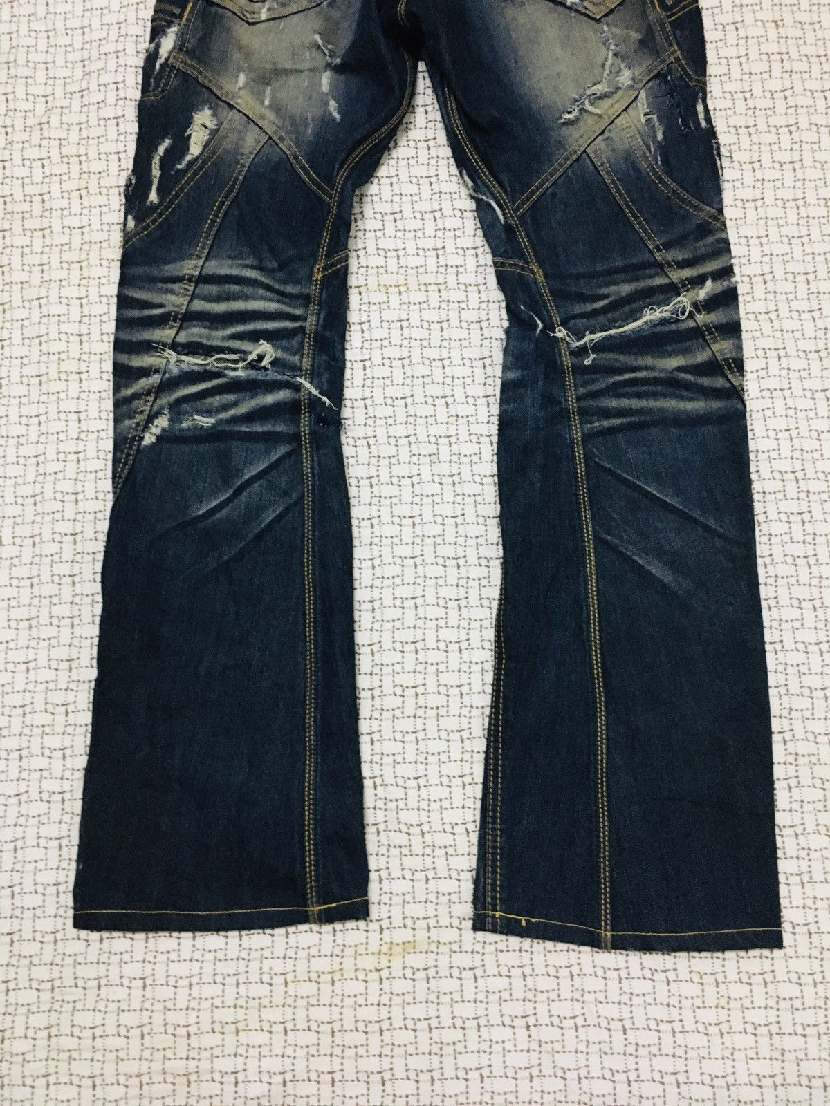 HIDEAWAYS × If Six Was Nine × Le Grande Bleu (L.G.B.) Hideaways Nicole Distressed Flare Jeans (Y01) Size US 32 / EU 48 - 11 Thumbnail