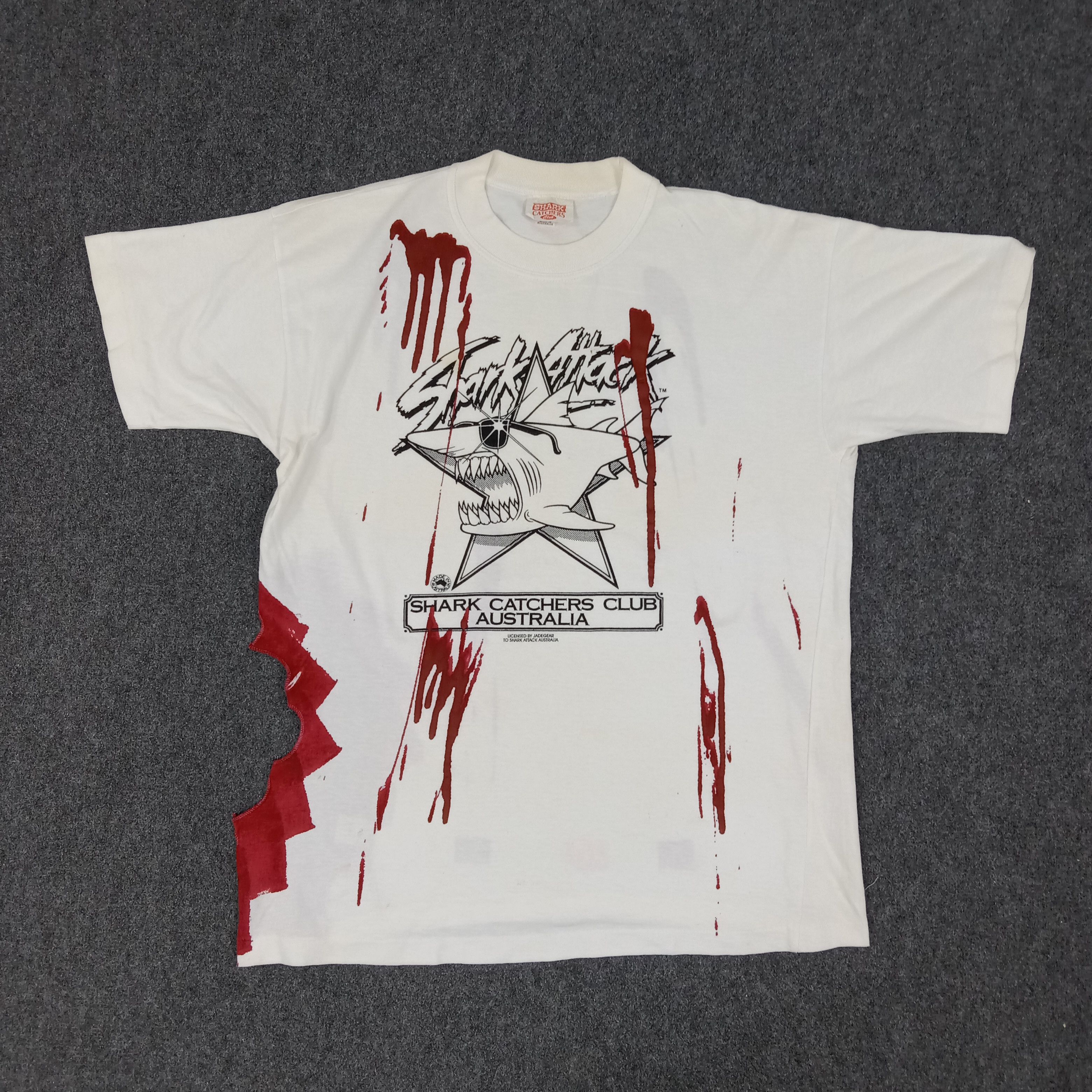 Vintage Shark Catchers Club Australia Movies Promo Tshirt Size US L / EU 52-54 / 3 - 1 Thumbnail