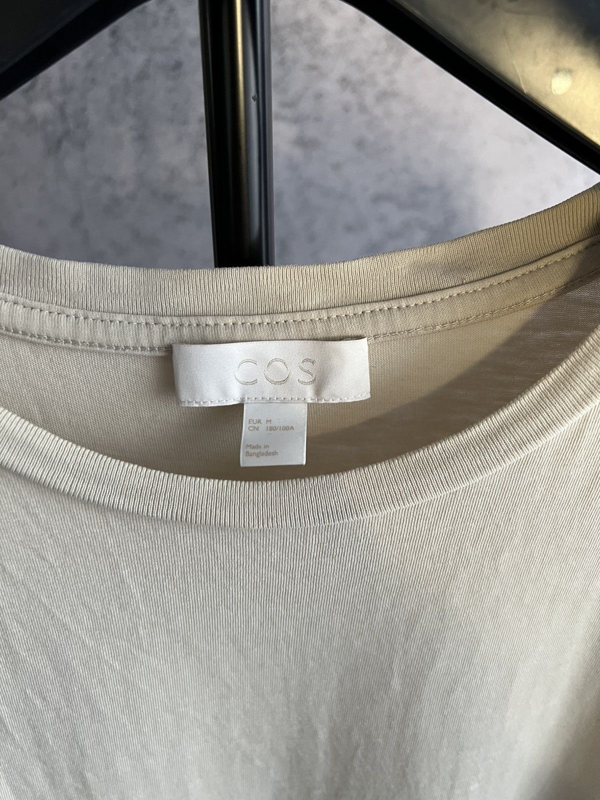 Cos Mens Cos T-Shirt Cotton Beige Tee size M Basic Casual Size US M / EU 48-50 / 2 - 4 Thumbnail