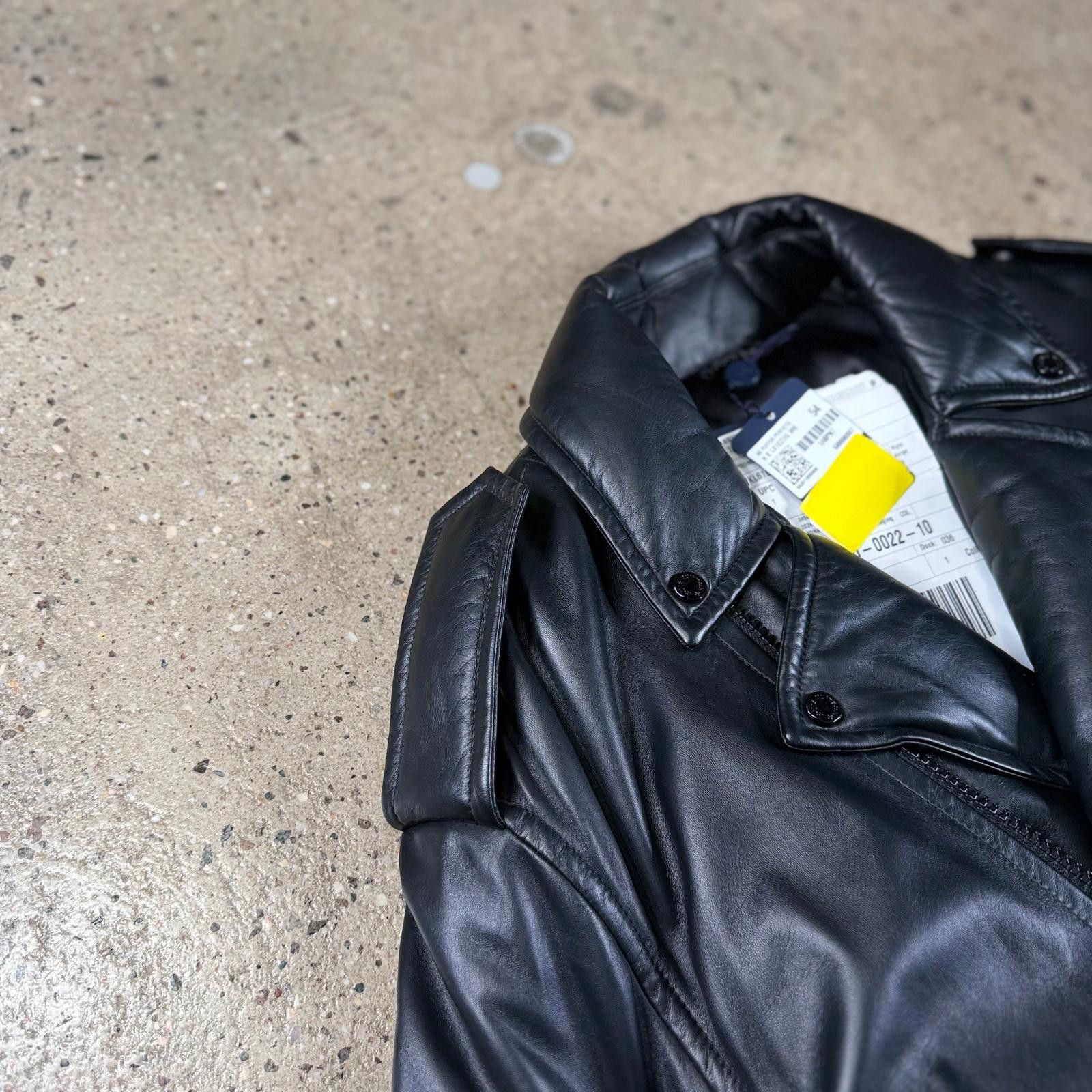 Louis Vuitton Louis Vuitton Leather Puffer Perfecto Jacket Size US XL / EU 56 / 4 - 5 Thumbnail