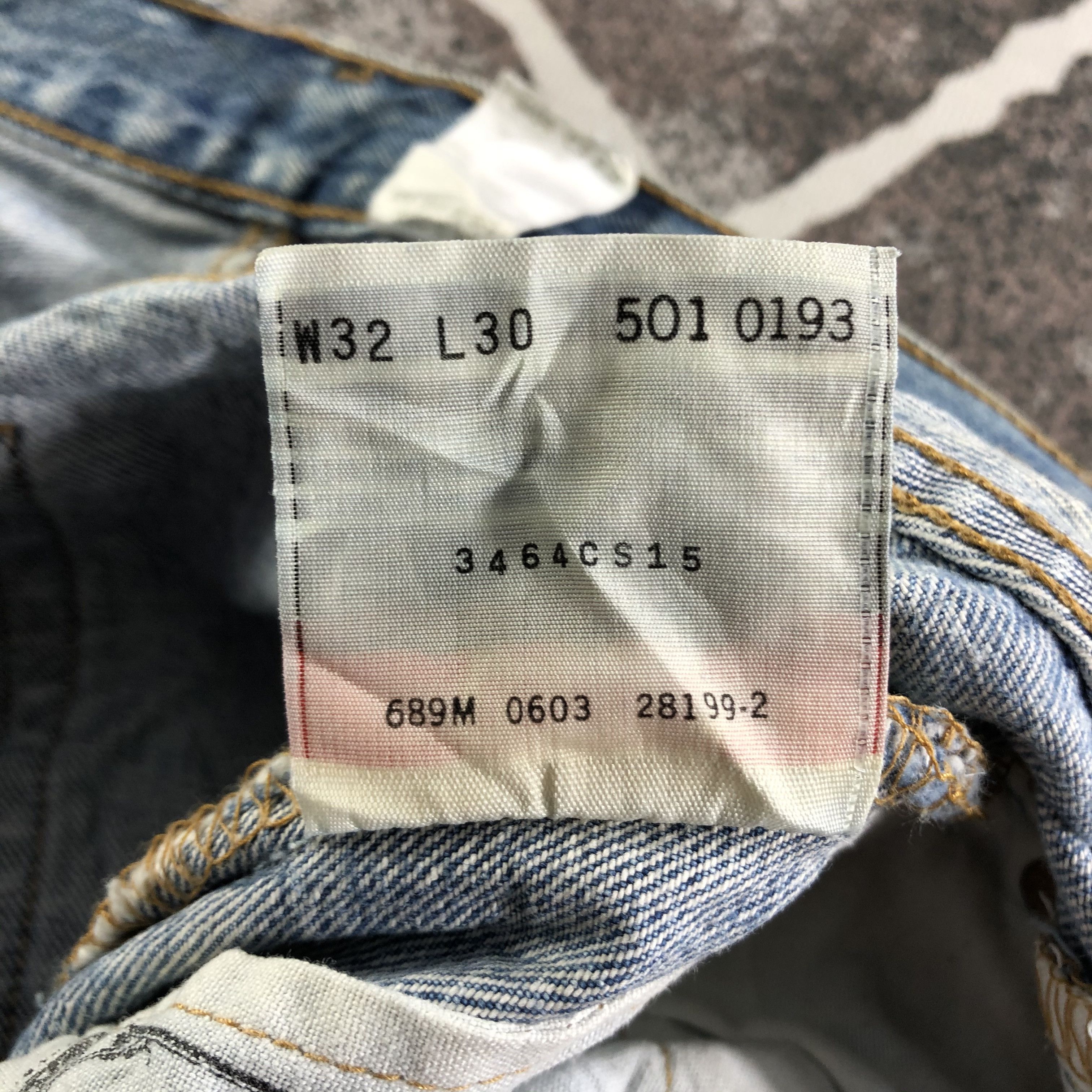 Levi's Vintage Levis 501 Jeans Medium Wash Denim KJ3120 Size US 32 / EU 48 - 12 Thumbnail