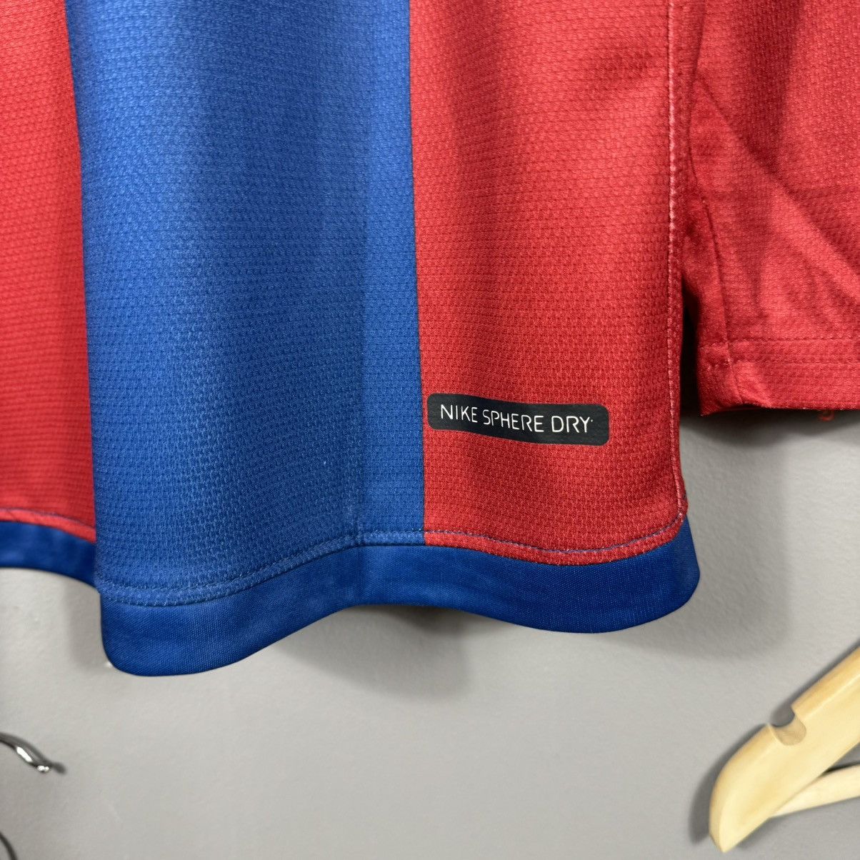 Vintage Vintage 2005/06 Barcelona Blokcore Fan Soccer Jersey Size US L / EU 52-54 / 3 - 8 Thumbnail