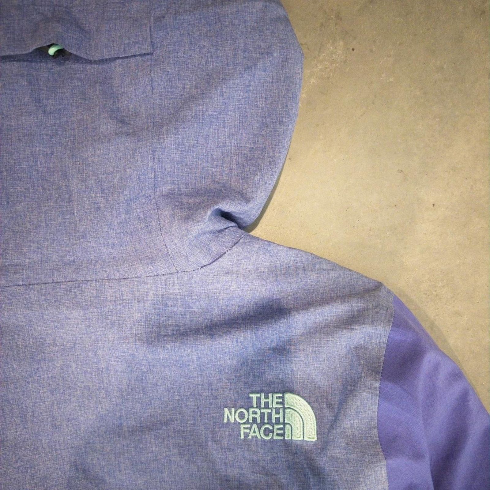 The North Face HyVent 2.5L Jacket Purple & Blue Size Medium