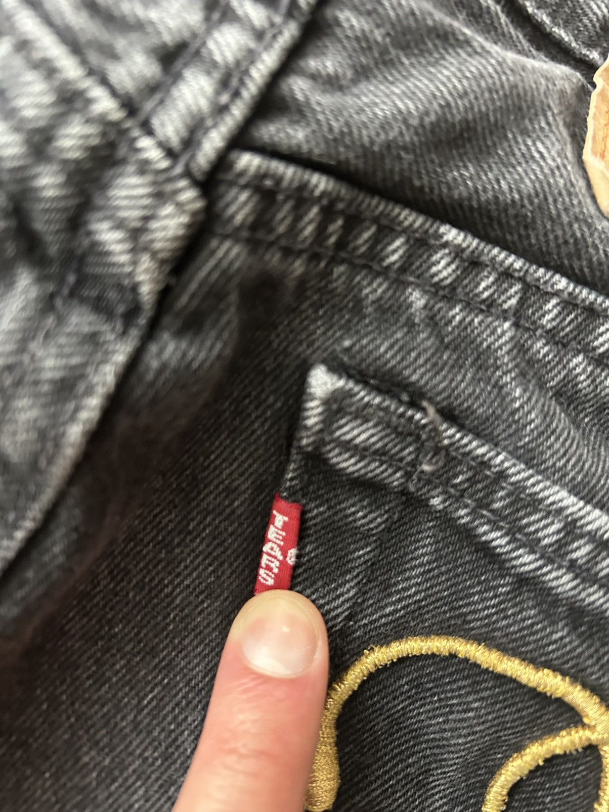 DENIM TEARS × Levi's Denim Tears Metallic Gold Script DT 501 Jeans Size US 30 / EU 46 - 10 Thumbnail
