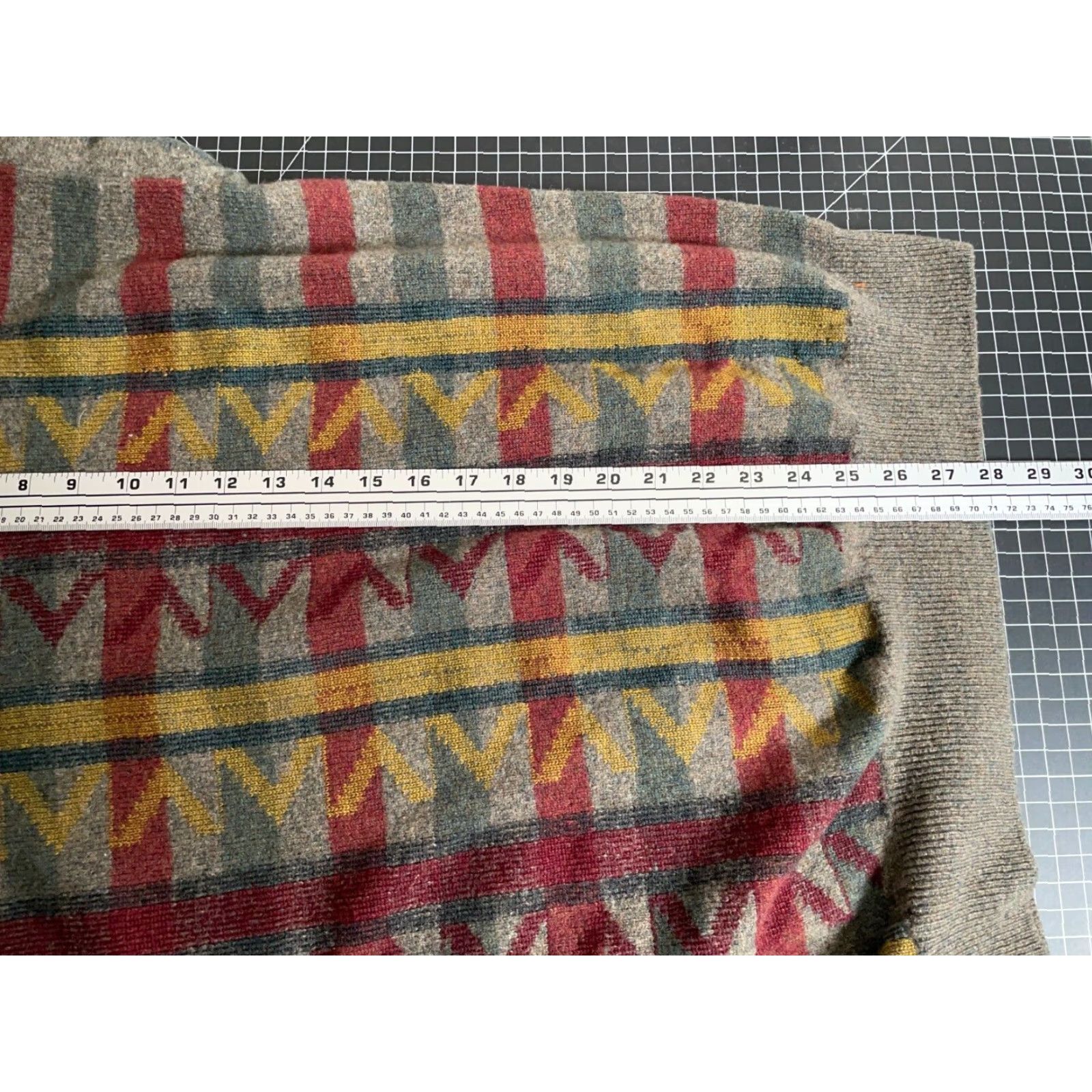Vintage VINTAGE Woodward Lambs Wool Check Pattern Sweater Adult Big 2X Gray Red Yellow England Mens Size US XXL / EU 58 / 5 - 6 Thumbnail