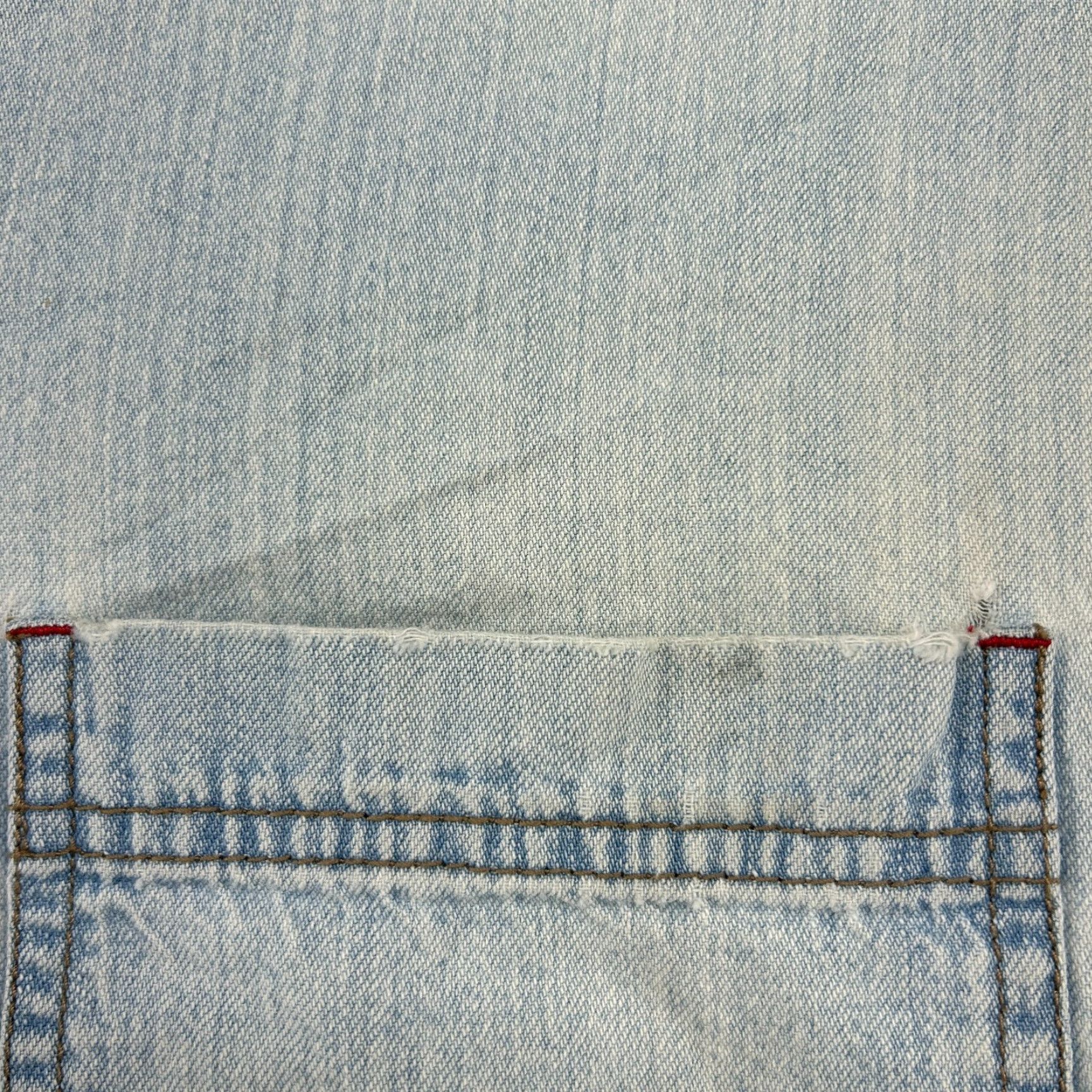 Levi's VINTAGE Levi's Shirt Mens XL Blue Button-Up Long Sleeve Light Wash Pearl Snaps 90s Western Collared Denim Cotton Size US XL / EU 56 / 4 - 4 Thumbnail