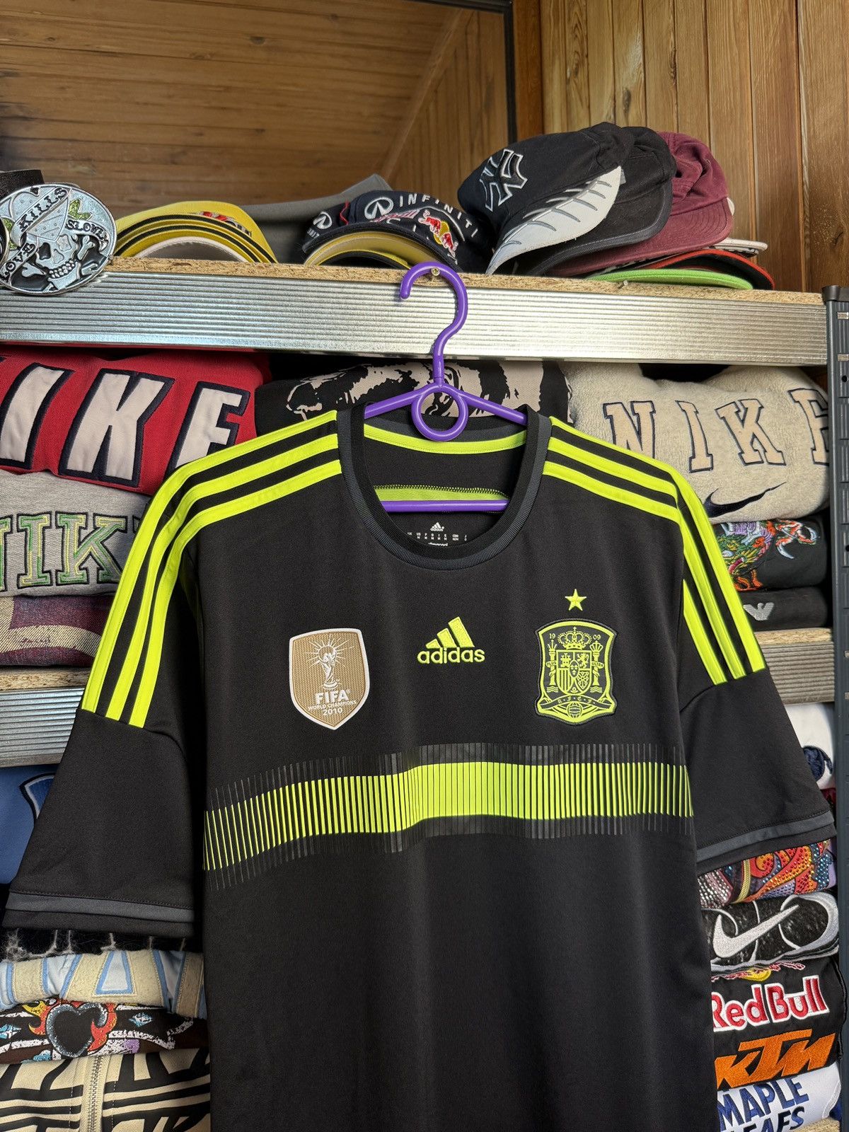 Adidas Spain 2010 2011 home shirt jersey soccer football kit tee Size US M / EU 48-50 / 2 - 3 Thumbnail