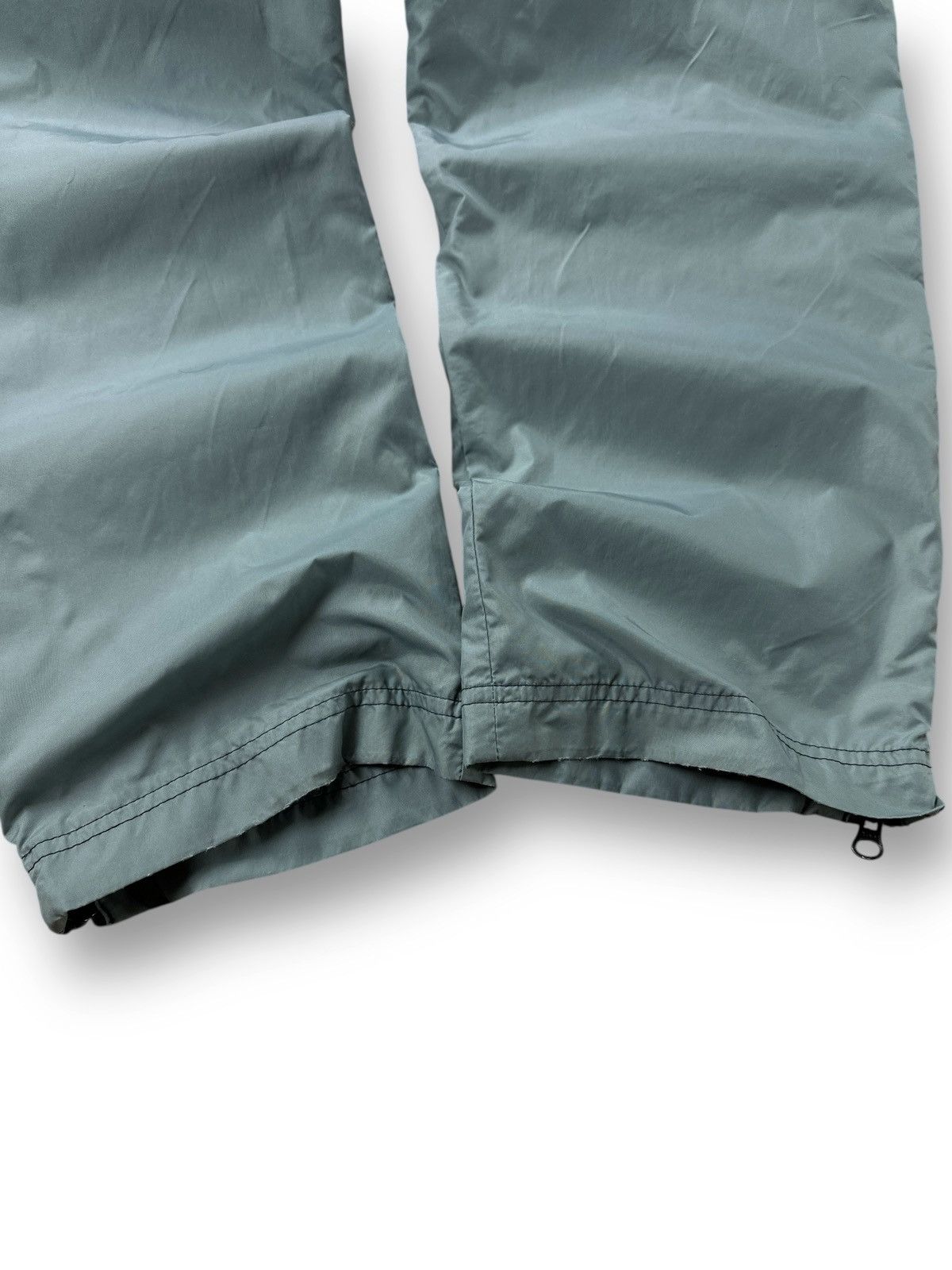 Nike Vintage Y2K Nike Nylon Full Zip Venting Track Pants Men’s S Size US 30 / EU 46 - 19 Thumbnail