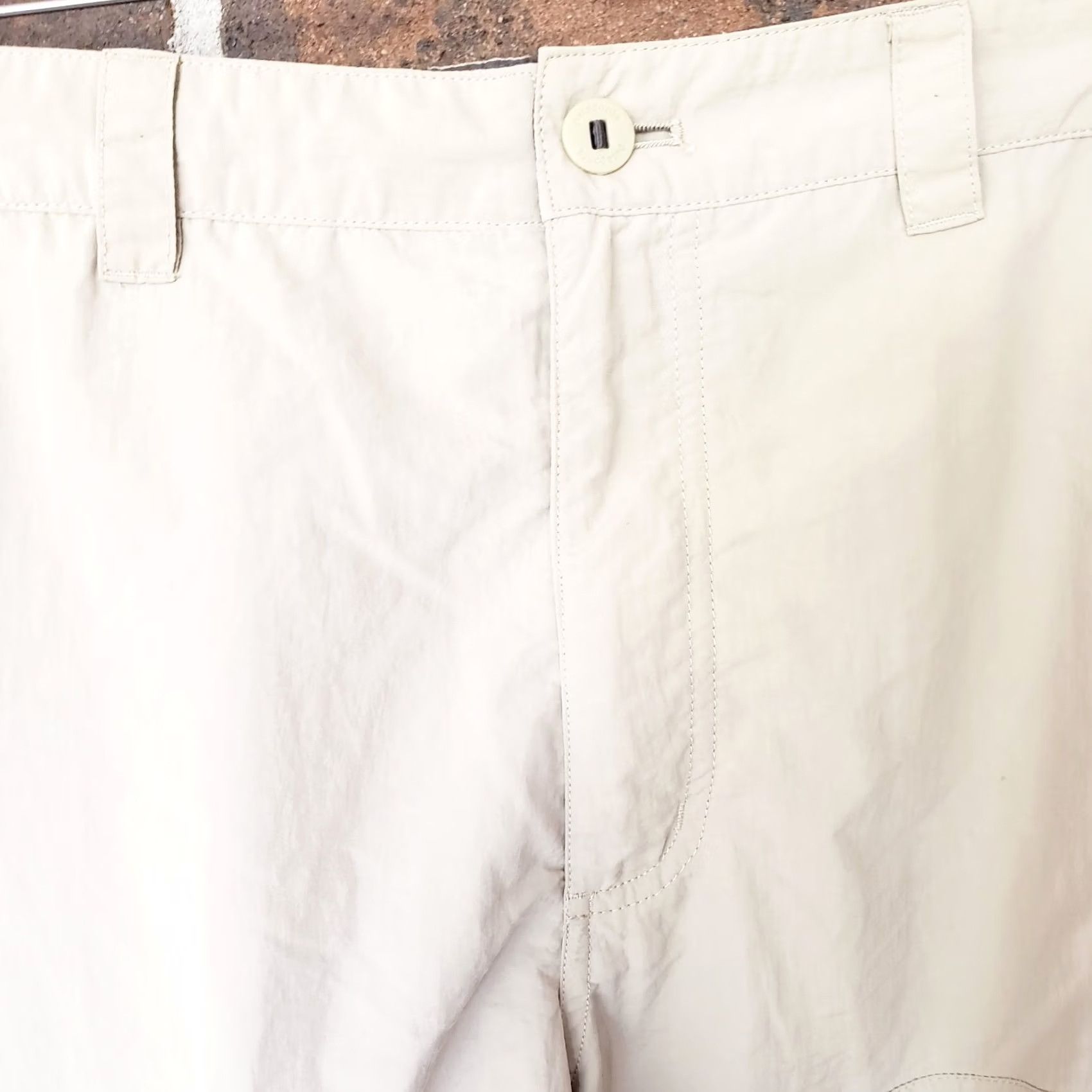 Patagonia VINTAGE Patagonia Shorts Men XL Beige Khaki Nylon Hiking Tech Pockets 38x8 Work Wear Size US 36 / EU 52 - 3 Thumbnail